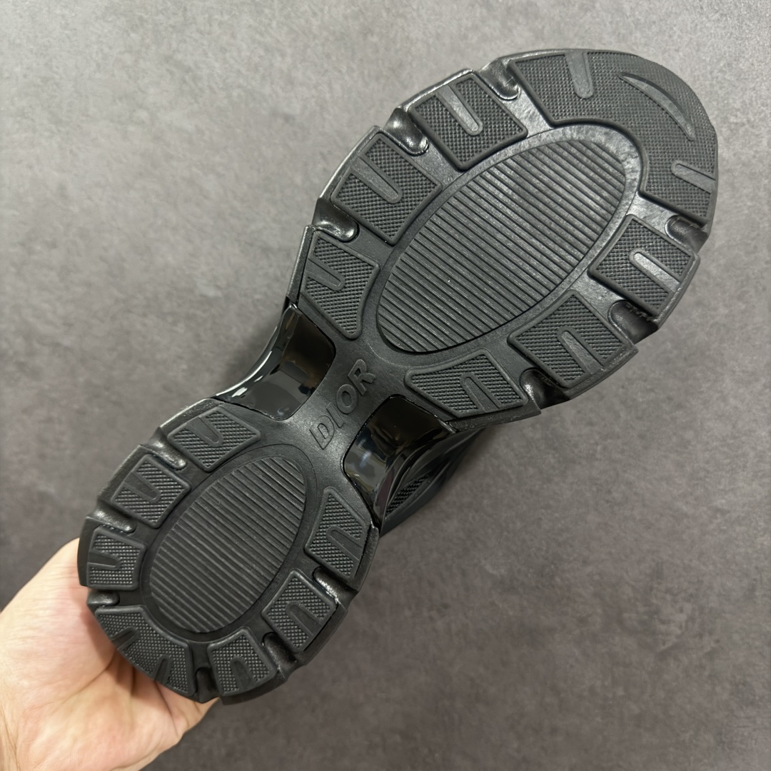 图片[9]-【公司级】Dior 迪奥 B44 Dior迪奥休闲时尚运动鞋系列 渠道原装订单 全套专柜包装物及配件 釆用超软舒适透气面料 同源出厂真丝绸防尘鞋套袋 原装雪梨形超软沙绒纸团 鞋底采用橡胶大底内外锁死工艺 最大限度弯折永不开胶，原鞋一致效果 尺码：39 40 40.5 41 42 42.5 43 44 45-选品中心