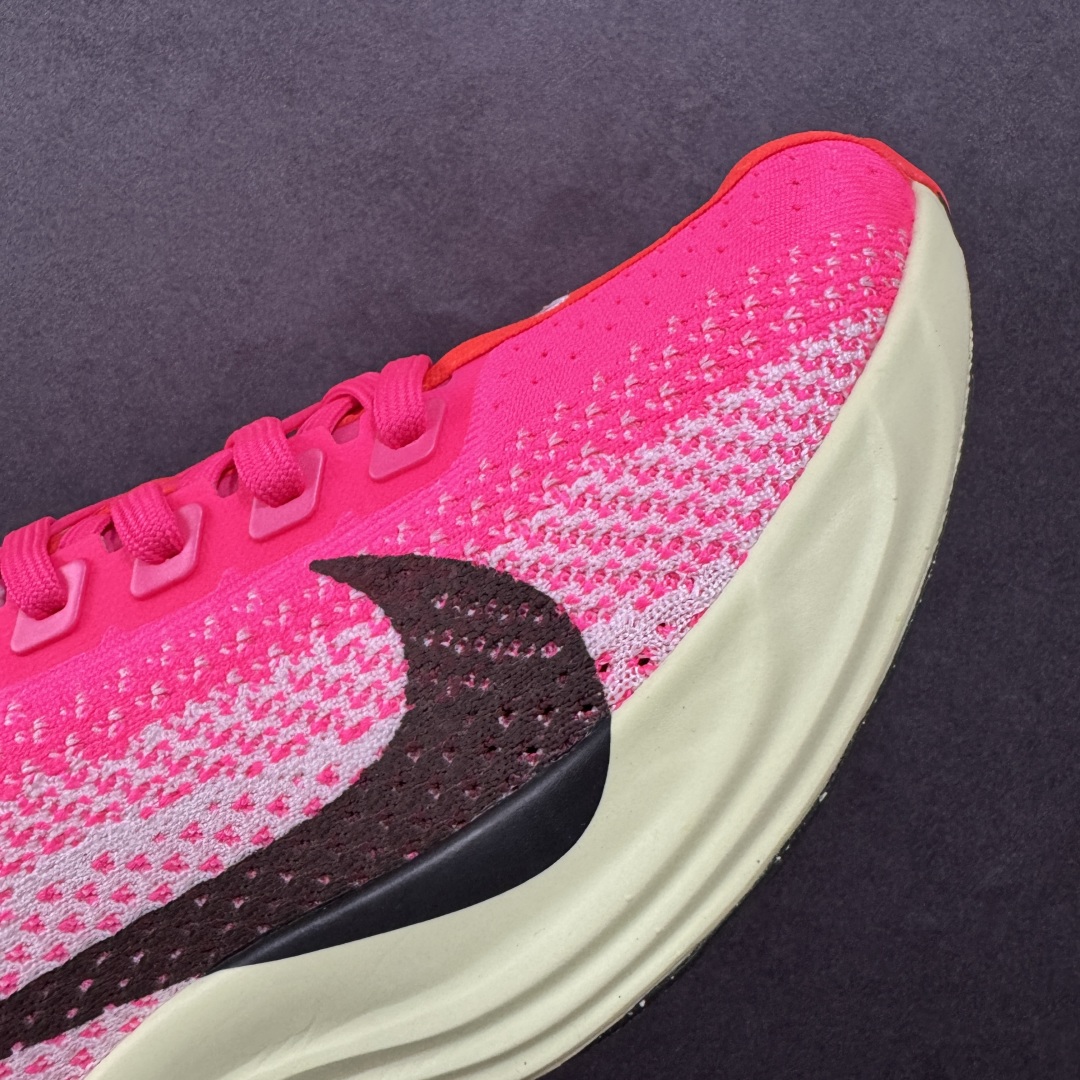 图片[5]-【RS纯原】Nike Pegasus Plus 超级飞马系列马拉松跑步鞋 HV3022-600 平台专供 充正品质 之前未流通市场版本 内里嵌入定型海绵 中底搭载前Zoom+全掌React配置 全部原鞋开发打造 所有细节全部同步原版 全新一代拥有 Zoom Air 一如既往的稳定感和流畅感 鞋面采用工程网眼设计 为特定高热区域营造出色透气性 进一步增加鞋面的穿孔数量 让足部能够快速散热 中足搭配 Flywire 飞线 在高速运动时营造舒适稳定的贴合感 内置Zoon气垫加持 动力十足！ 尺码：36 36.5 37.5 38 38.5 39 40-选品中心