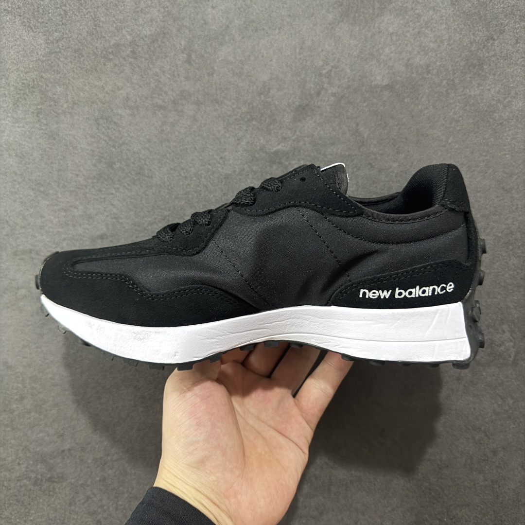 图片[2]-【K8版本】NB新百伦New Balance NB327系列复古休闲运动慢跑鞋 MS327CBW 全新 New Balance 327 系列，以更纯粹的复古风格设计打造的全新造型。侧身还以解构设计，将 N 字标志以做旧压花样式呈现，样式别具新意。而麂皮、冲孔皮革的塑造，则呈现出高级怀旧气质，也让鞋款在奢华时装风格与运动氛围之间达到了平衡。 尺码：36～45半-选品中心