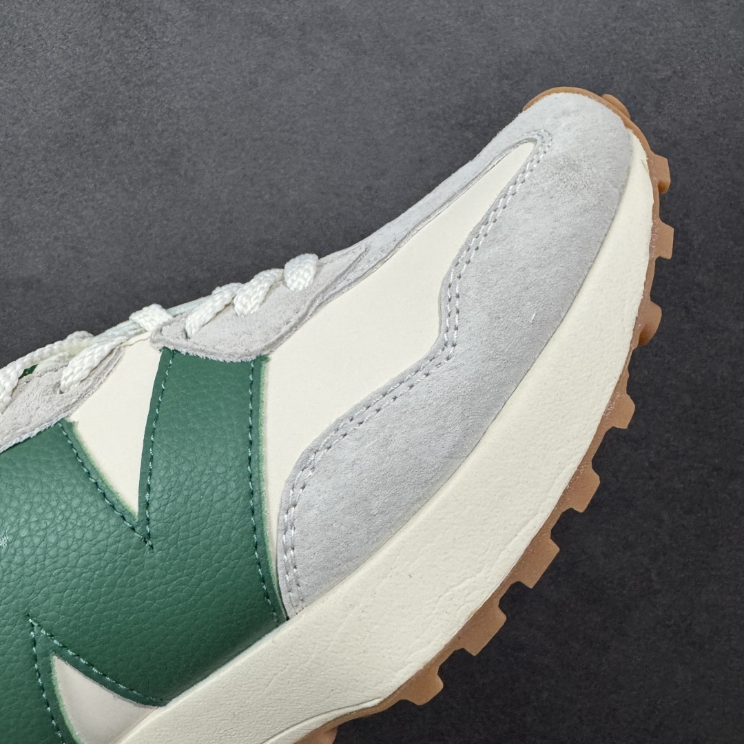 图片[5]-【K8版本】NB新百伦New Balance NB327系列复古休闲运动慢跑鞋 WS327LX 全新 New Balance 327 系列，以更纯粹的复古风格设计打造的全新造型。侧身还以解构设计，将 N 字标志以做旧压花样式呈现，样式别具新意。而麂皮、冲孔皮革的塑造，则呈现出高级怀旧气质，也让鞋款在奢华时装风格与运动氛围之间达到了平衡。 尺码：36～45半-选品中心