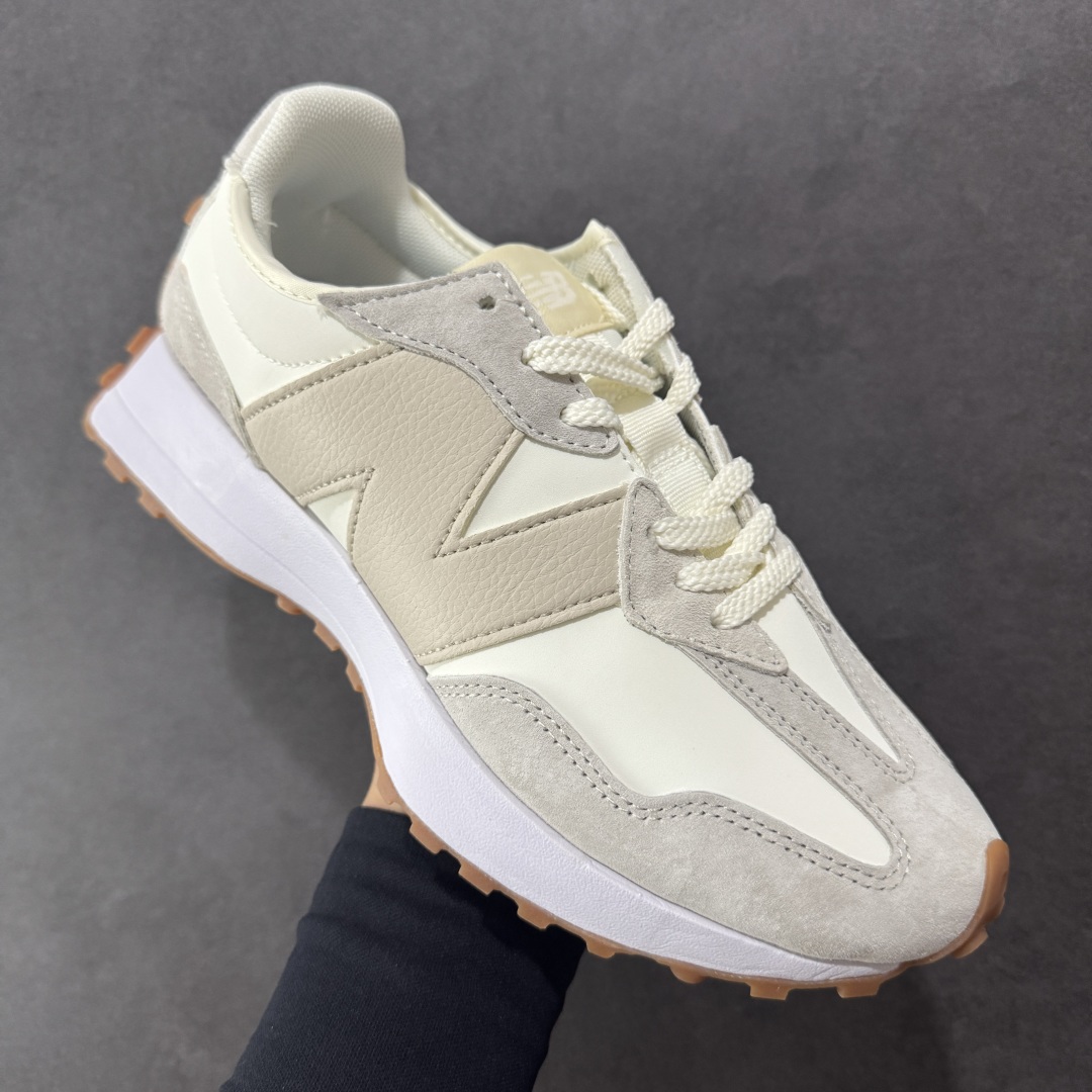 图片[3]-【K8版本】NB新百伦New Balance NB327系列复古休闲运动慢跑鞋 WS327AN 全新 New Balance 327 系列，以更纯粹的复古风格设计打造的全新造型。侧身还以解构设计，将 N 字标志以做旧压花样式呈现，样式别具新意。而麂皮、冲孔皮革的塑造，则呈现出高级怀旧气质，也让鞋款在奢华时装风格与运动氛围之间达到了平衡。 尺码：36～45半-选品中心