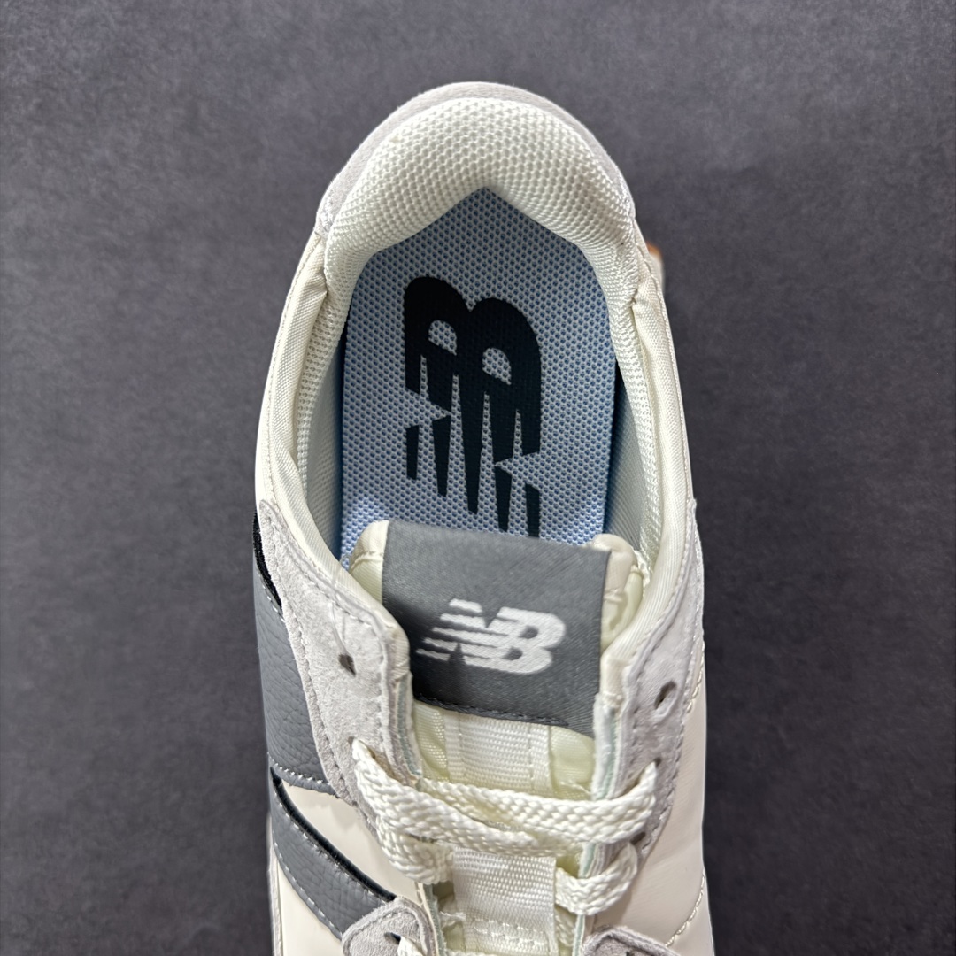 图片[7]-【K8版本】NB新百伦New Balance NB327系列复古休闲运动慢跑鞋 WS327LT 全新 New Balance 327 系列，以更纯粹的复古风格设计打造的全新造型。侧身还以解构设计，将 N 字标志以做旧压花样式呈现，样式别具新意。而麂皮、冲孔皮革的塑造，则呈现出高级怀旧气质，也让鞋款在奢华时装风格与运动氛围之间达到了平衡。 尺码：36～45半-选品中心