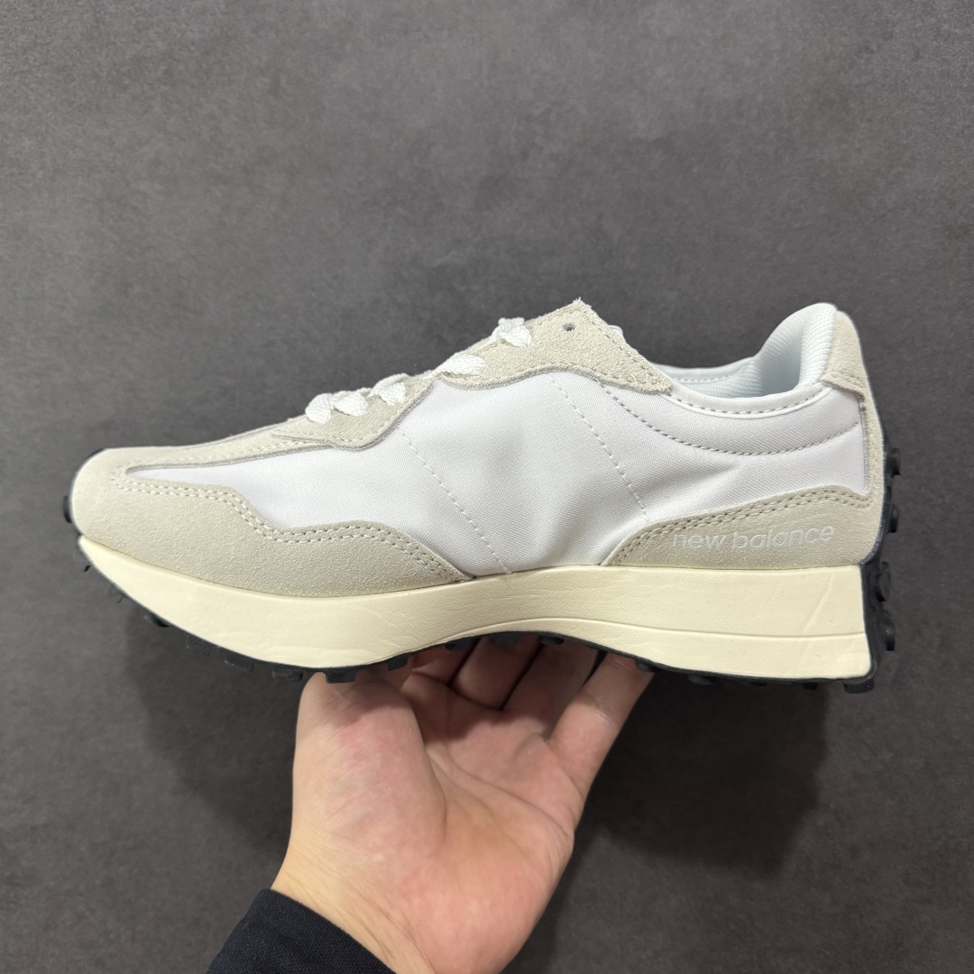 图片[2]-【K8版本】NB新百伦New Balance NB327系列复古休闲运动慢跑鞋 WS327CD 全新 New Balance 327 系列，以更纯粹的复古风格设计打造的全新造型。侧身还以解构设计，将 N 字标志以做旧压花样式呈现，样式别具新意。而麂皮、冲孔皮革的塑造，则呈现出高级怀旧气质，也让鞋款在奢华时装风格与运动氛围之间达到了平衡。 尺码：36～45半-选品中心