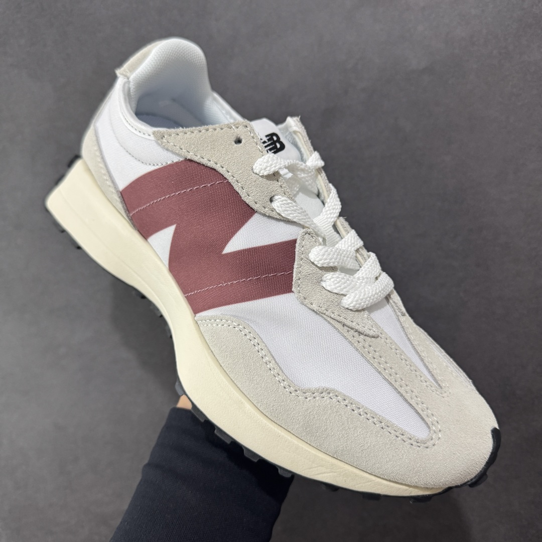 图片[3]-【K8版本】NB新百伦New Balance NB327系列复古休闲运动慢跑鞋 WS327CD 全新 New Balance 327 系列，以更纯粹的复古风格设计打造的全新造型。侧身还以解构设计，将 N 字标志以做旧压花样式呈现，样式别具新意。而麂皮、冲孔皮革的塑造，则呈现出高级怀旧气质，也让鞋款在奢华时装风格与运动氛围之间达到了平衡。 尺码：36～45半-选品中心