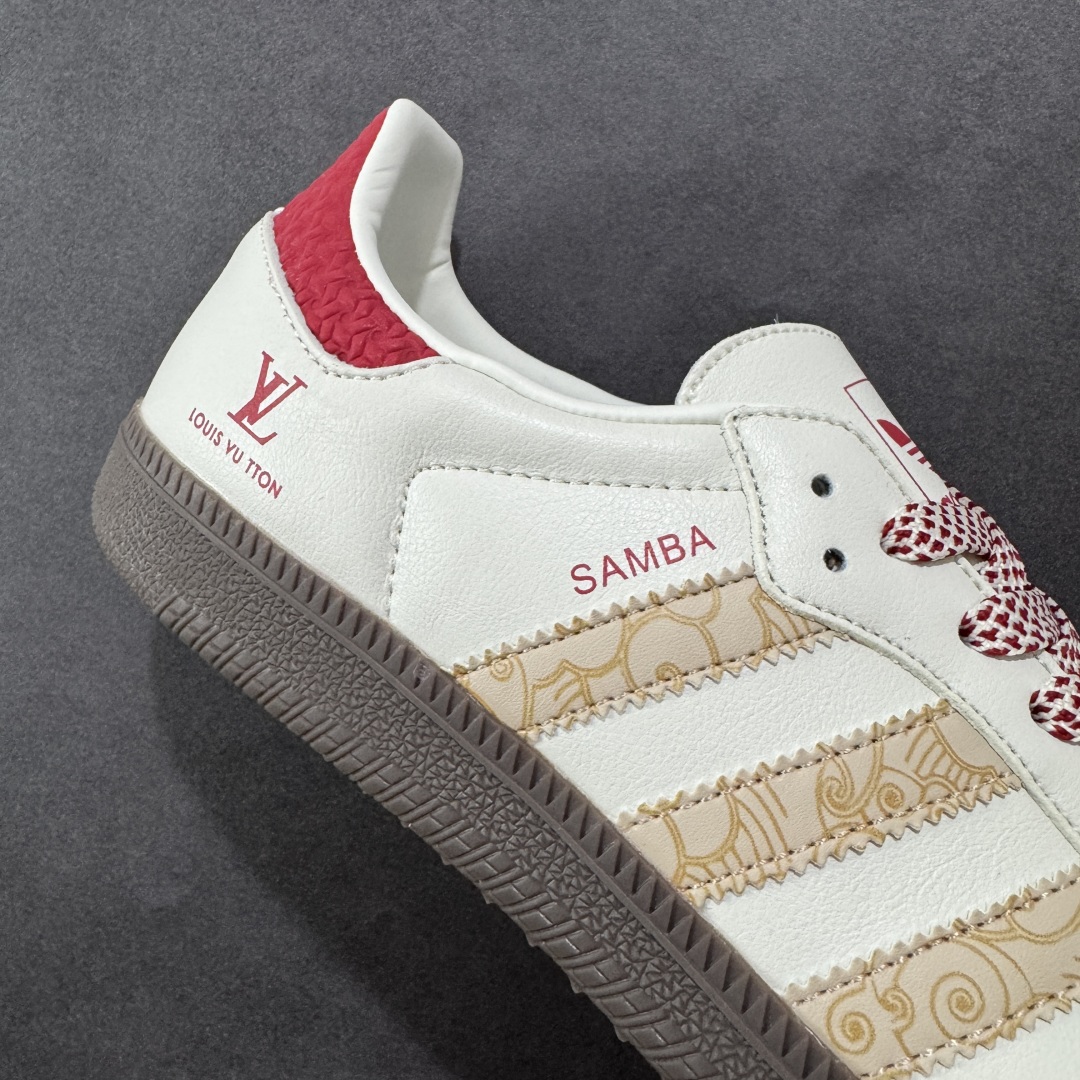 图片[6]-【定制版】adidas originals Samba OG x Louis Vuitton 棕白红 桑巴舞系列复古经典轻便板鞋 此款以简约大方的造型设计 给人以随性休闲的时尚格调 穿着舒适轻便，运动灵活自如 满足日常个性穿搭 货号：GJ75810 尺码：36 36.5 37 38 38.5 39 40 40.5 41 42 42.5 43 44 44.5 45-选品中心