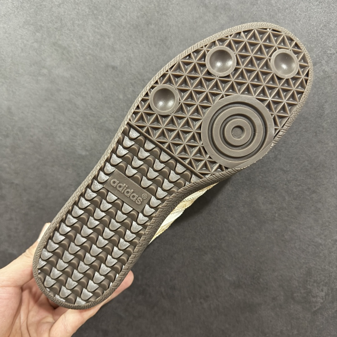 图片[9]-【定制版】adidas originals Samba OG x Louis Vuitton 棕白红 桑巴舞系列复古经典轻便板鞋 此款以简约大方的造型设计 给人以随性休闲的时尚格调 穿着舒适轻便，运动灵活自如 满足日常个性穿搭 货号：GJ75810 尺码：36 36.5 37 38 38.5 39 40 40.5 41 42 42.5 43 44 44.5 45-选品中心