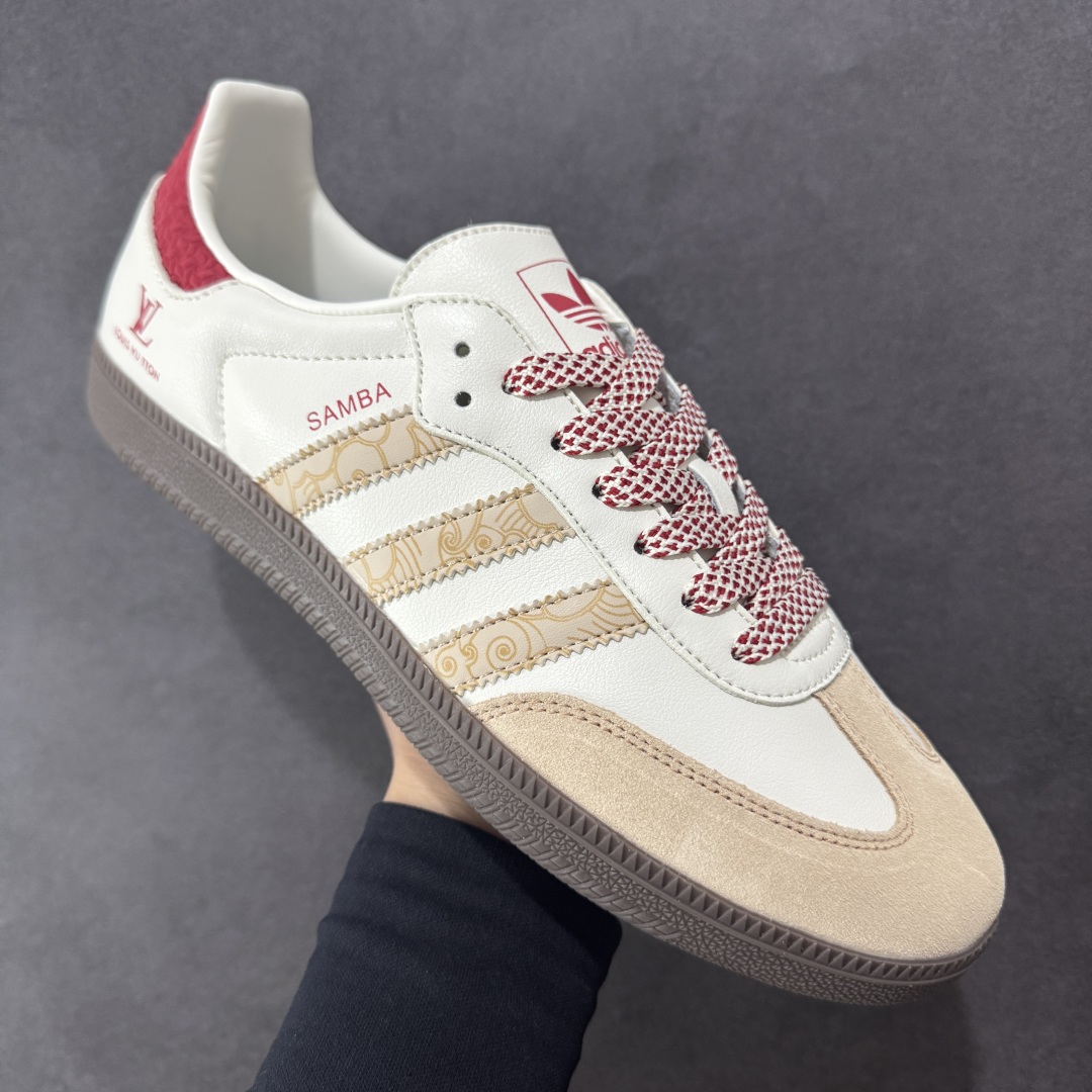 图片[3]-【定制版】adidas originals Samba OG x Louis Vuitton 棕白红 桑巴舞系列复古经典轻便板鞋 此款以简约大方的造型设计 给人以随性休闲的时尚格调 穿着舒适轻便，运动灵活自如 满足日常个性穿搭 货号：GJ75810 尺码：36 36.5 37 38 38.5 39 40 40.5 41 42 42.5 43 44 44.5 45-选品中心