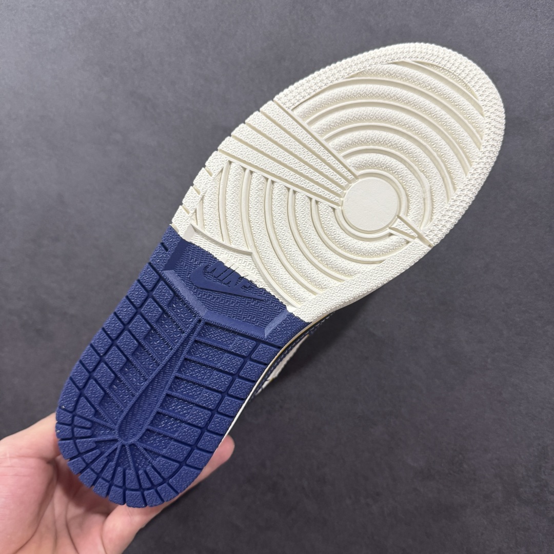 图片[9]-【定制版】Travis Scott x Nike Air Jordan 1 Low x LOS ANGELES Air Jordan 1 Low 反转洛杉矶湖人白黄小勾满天星倒钩 纯原版本 全鞋采用原装头层皮，用料扎实 精雕细琢 鞋型极致还原 飞翼3D打印改良 深度立体 四线中底拉帮皮料选材 钢印 背胶一应俱全 全新批次 原装原模大底全鞋原厂定制皮料，手感细腻正确折边工艺 完美细节诠释 货号：XB1979 007 尺码：36 36.5 37.5 38 38.5 39 40 40.5 41 42 42.5 43 44 44.5 45-选品中心