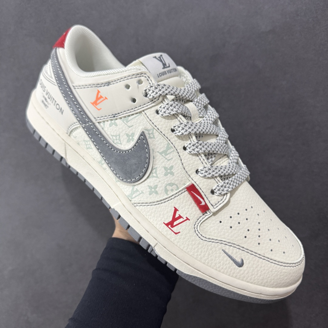 图片[3]-【定制版】Nike SB Dunk Low LV 灰勾底红尾 周年高端定制 低帮休闲板鞋 YX5066-360  #定制鞋盒 大厂纯原品质出货 超高清洁度 皮料切割干净无任何毛边 细节完美   尺码：36 36.5 37.5 38 38.5 39 40 40.5 41 42 42.5 43 44 44.5 45-选品中心