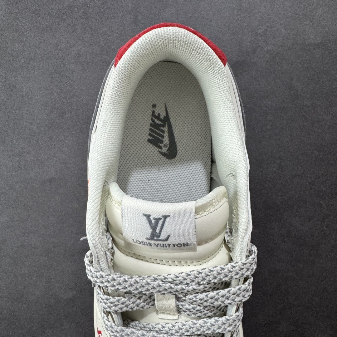 图片[7]-【定制版】Nike SB Dunk Low LV 灰勾底红尾 周年高端定制 低帮休闲板鞋 YX5066-360  #定制鞋盒 大厂纯原品质出货 超高清洁度 皮料切割干净无任何毛边 细节完美   尺码：36 36.5 37.5 38 38.5 39 40 40.5 41 42 42.5 43 44 44.5 45-选品中心