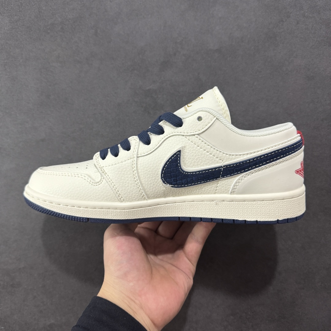 图片[2]-【定制版】Air Jordan 1 Low AJ1 乔1 LV联名 蓝鳞勾 高端定制 低帮复古篮球鞋 XX3168-171  #定制鞋盒 大厂纯原品质出货 超高清洁度 皮料切割干净无任何毛边 细节完美  尺码：36 36.5 37.5 38 38.5 39 40 40.5 41 42 42.5 43 44 44.5 45-选品中心