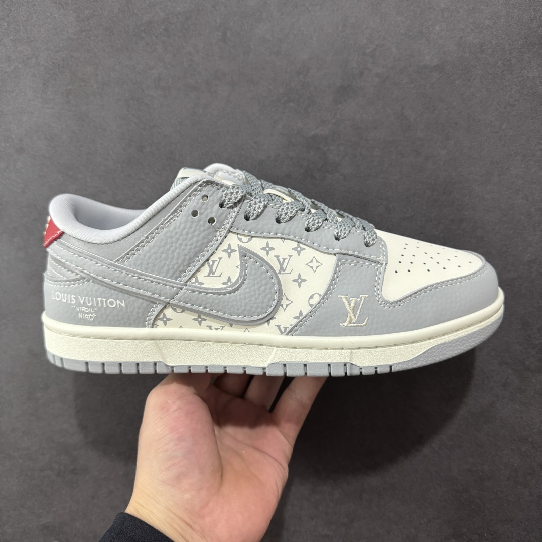 【定制版】Air Jordan 1 Low AJ1 乔1 LV联名 经典灰白 高端定制 低帮复古篮球鞋 SC9207-426  #定制鞋盒 大厂纯原品质出货 超高清洁度 皮料切割干净无任何毛边 细节完美  尺码:36 36.5 37.5 38 38.5 39 40 40.5 41 42 42.5 43 44 44.5 45-选品中心