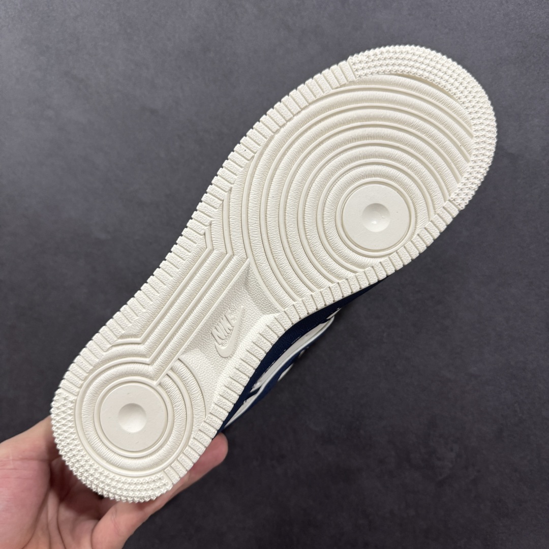 图片[9]-【定制版】Nike Air Force 1\’07 Low 斯图西联名 双拼米蓝 空军一号低帮休闲板鞋 QW5836-009  #原楦头原纸板 原装鞋盒 定制五金配件 内置全掌气垫 原厂鞋底   尺码：36 36.5 37.5 38 38.5 39 40 40.5 41 42 42.5 43 44 44.5 45-选品中心