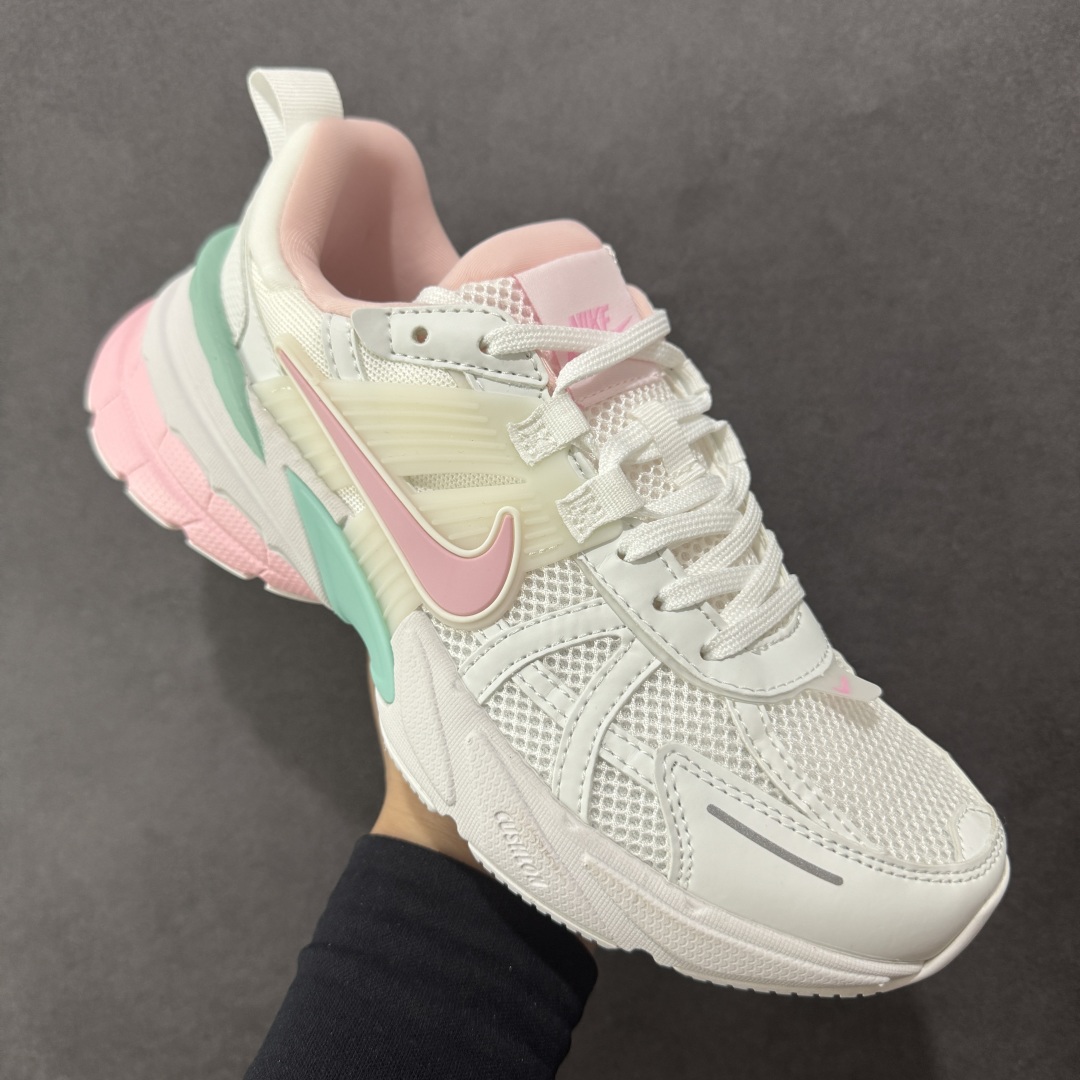 图片[3]-【公司级】NK V2k Runtekk 复古老爹鞋跑步鞋 FD0736-002 材质上使用大面积网眼 皮革 TPU 组成 支撑和透气性肯定不错 中底处由 Cushlon 泡绵打造 保证在压马路时可以提供优秀脚感 并通过一手做旧氧化效果突出复古感 中底造型很容易让大家联想到巴黎世家3XL 增高效果同样不能忽视 尺码：36-45含半码-选品中心