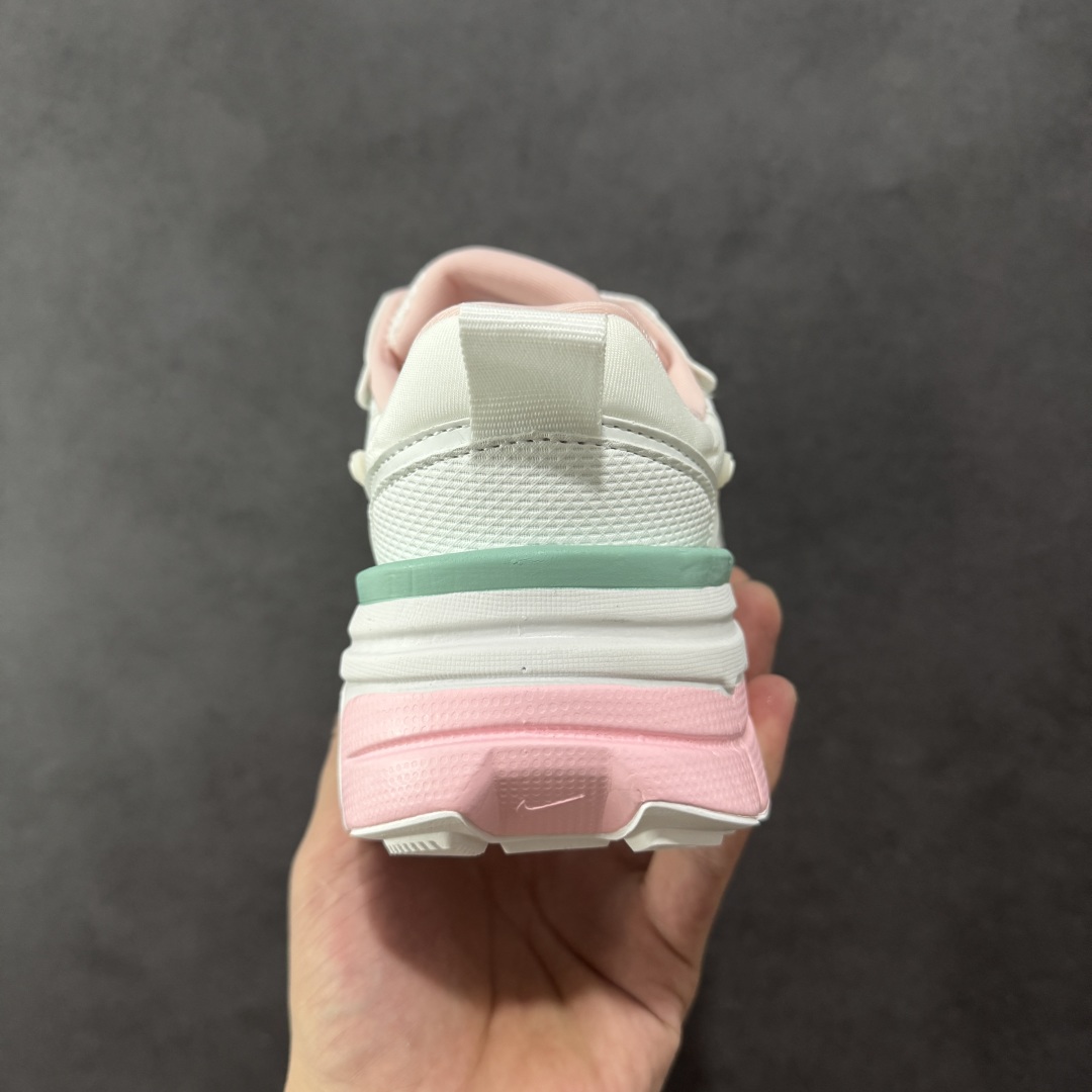 图片[4]-【公司级】NK V2k Runtekk 复古老爹鞋跑步鞋 FD0736-002 材质上使用大面积网眼 皮革 TPU 组成 支撑和透气性肯定不错 中底处由 Cushlon 泡绵打造 保证在压马路时可以提供优秀脚感 并通过一手做旧氧化效果突出复古感 中底造型很容易让大家联想到巴黎世家3XL 增高效果同样不能忽视 尺码：36-45含半码-选品中心