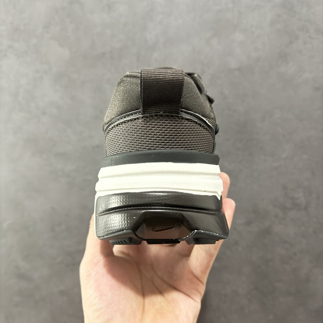 图片[4]-【公司级】NK V2k Runtekk 复古老爹鞋跑步鞋 HJ4497-200 材质上使用大面积网眼 皮革 TPU 组成 支撑和透气性肯定不错 中底处由 Cushlon 泡绵打造 保证在压马路时可以提供优秀脚感 并通过一手做旧氧化效果突出复古感 中底造型很容易让大家联想到巴黎世家3XL 增高效果同样不能忽视 尺码：36-45含半码-选品中心