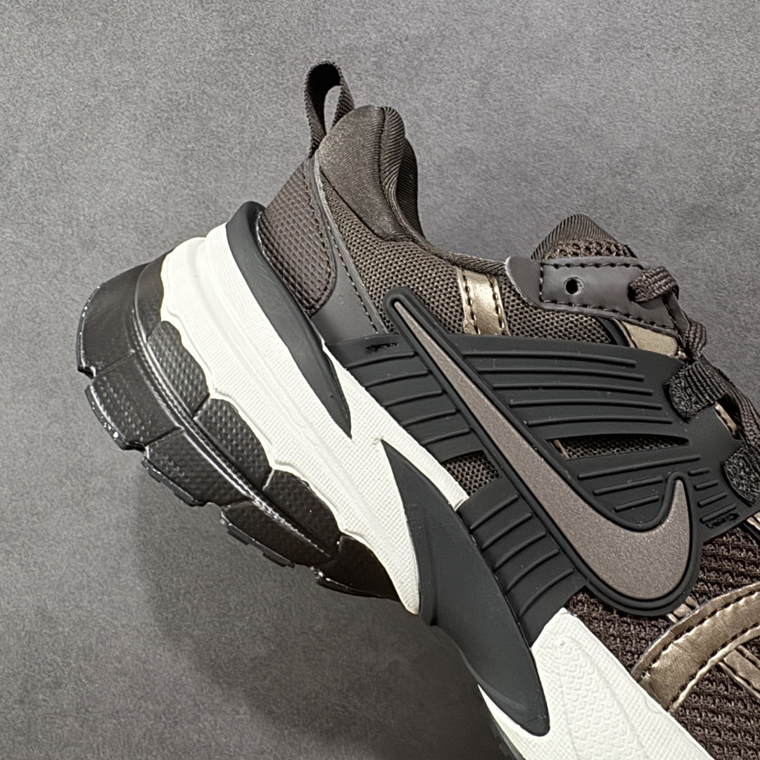 图片[6]-【公司级】NK V2k Runtekk 复古老爹鞋跑步鞋 HJ4497-200 材质上使用大面积网眼 皮革 TPU 组成 支撑和透气性肯定不错 中底处由 Cushlon 泡绵打造 保证在压马路时可以提供优秀脚感 并通过一手做旧氧化效果突出复古感 中底造型很容易让大家联想到巴黎世家3XL 增高效果同样不能忽视 尺码：36-45含半码-选品中心