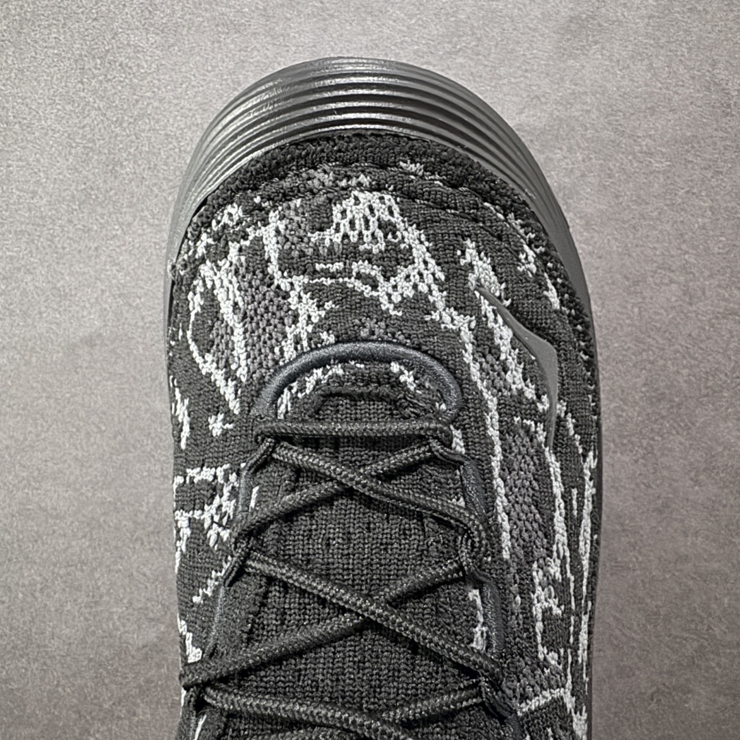 图片[8]-【纯原版】HOKA ONE ONE Restore Chukka 蛇年限定版 舒适防滑低帮休闲城市通勤跑步鞋 男女同款 黑色 HOKA ONE ONE是来自美国的跑步鞋知名品牌，创立于2009年，始终致力于为所有跑者提供更新、更好的跑步装备。相比常规跑鞋，HOKA ONE ONE特别研发使用性能独特的几何形跑鞋中底，此种鞋底更厚、更高、回弹性也更好，除了卓越的缓冲性能，它还能为各种阶段的跑者带来更具动感、更加稳定的跑步体验。HOKA ONE ONE从设计之初就清楚意识到，要保证跑者步幅的均匀一致，双脚自然而然的运动至关重要。 尺码：36 36.5 37.5 38 38.5 39 40 40.5 41 42 42.5 43 44 44.5 45-选品中心