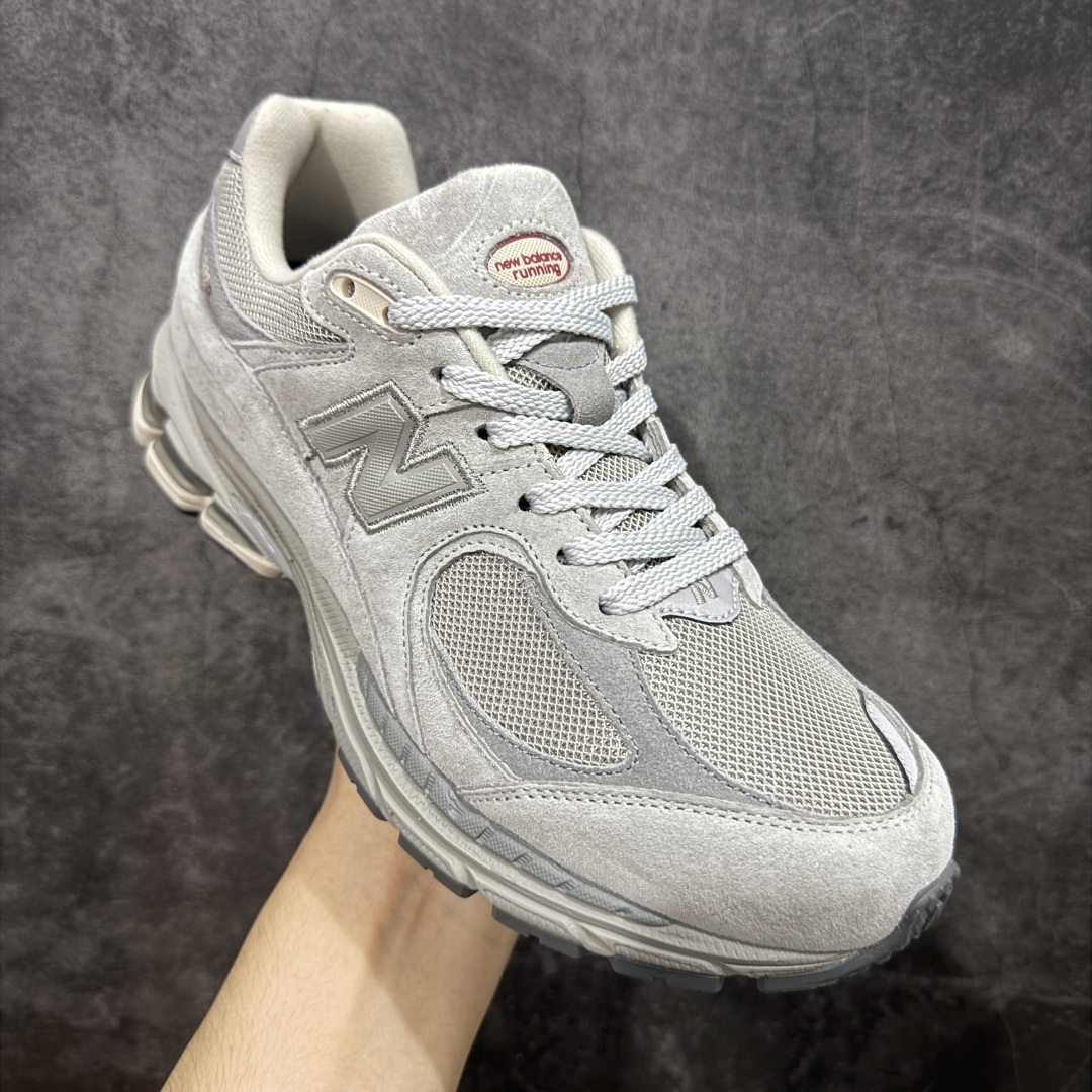 图片[3]-【纯原c版】NB New Balance M2002R 新百伦U2002REE 浅灰色 全新版本出货 新配色陆续开发出货 品质很好 价格实惠 全套原楦原纸板原厂数据开发 原厂网纱 原装进口皮料 正确绒感卡色 正确中底拉帮中底网布细节 一比一手工擦旧效果 冲裁组合 匠心打造 耗时两个月开发完成 工艺极其复杂难度可想而知 新开独立私模大底 全网唯一正确做旧组合大底 高端零售专供产物 尺码：36 37 37.5 38 38.5 39.5 40 40.5 41.5 42 42.5 43 44 44.5 45 45.5 46.5-选品中心