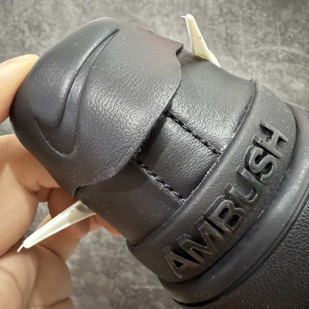 图片[2]-【OWF外贸版】Ambush x AF1 Air Force 1 Low 空军一号低帮运动板鞋 联名大钩黑白 DV3464-001 独家正确版 完美出品 高端外贸 零售客户首选 AMBUSH X AF1 Low 联名款 第一色已入库 后续配色陆续出 顶流 原鞋开版 耗时3个月匠心打造 原厂进口纳帕皮料 人工甩皮 全新正确RB原大底 上手上脚复刻正品质感 尺码： 36-47.5-选品中心