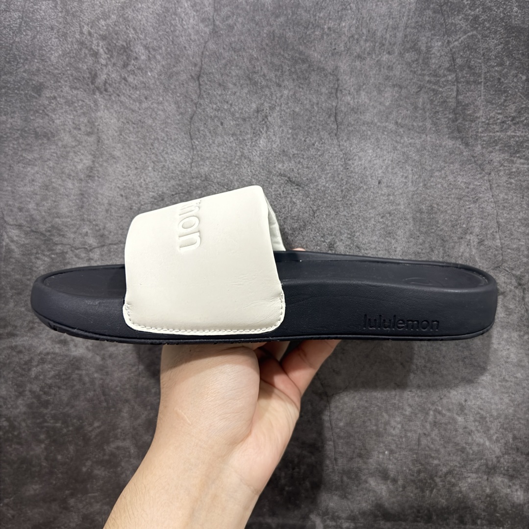 图片[2]-【pk版本】Lululemon Rsetfeel Slide 露露乐檬拖鞋 立体针织弹力鞋面轻量透气，中底采用Lululemon特别研发的加厚泡棉材料，利用专门的分层解构和泡棉技术实现了缓震和支撑性的平衡。采用TPU后跟支撑，减震设计，缓冲接地力，舒适回弹。 小红书爆款 一鞋难求👊🏻 尺码：36-45-选品中心