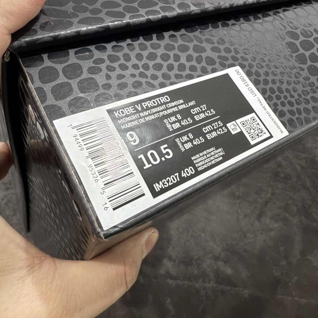 图片[13]-【Star版本】Caitlin Clark x Nike Kobe 5 Protro “Indiana Fever” 科比5代克拉克森联名蓝色 IM3207-400 完美复刻公司货 前掌超大Zoom Turbo气垫 后掌EVA缓震 真正的原汁原味 还原ZP脚感 全身鞋材卡料色独家定制 唯一正确喷漆工艺Swoosh 正确凹凸蛇鳞工艺 正确鞋面渐变效果 内全置真动飞态线 独立原厂模具 最大尺码达到48.5码 首批不拼图大几率过验 亲测已过 支持各种高强度实战 无需担心 上脚价 补货周期极长 脚宽建议买大半码 科比系列前掌偏窄 不影响二次销售 支持七天无理由退换 尺码：40 40.5 41 42 42.5 43 44 44.5 45 45.5 46 47.5 48.5-选品中心