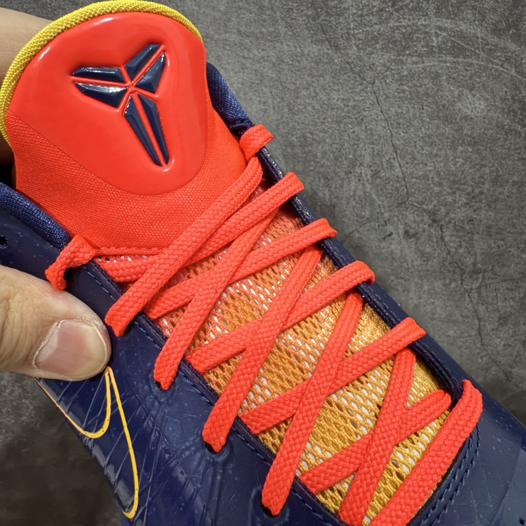 图片[7]-【Star版本】Caitlin Clark x Nike Kobe 5 Protro “Indiana Fever” 科比5代克拉克森联名蓝色 IM3207-400 完美复刻公司货 前掌超大Zoom Turbo气垫 后掌EVA缓震 真正的原汁原味 还原ZP脚感 全身鞋材卡料色独家定制 唯一正确喷漆工艺Swoosh 正确凹凸蛇鳞工艺 正确鞋面渐变效果 内全置真动飞态线 独立原厂模具 最大尺码达到48.5码 首批不拼图大几率过验 亲测已过 支持各种高强度实战 无需担心 上脚价 补货周期极长 脚宽建议买大半码 科比系列前掌偏窄 不影响二次销售 支持七天无理由退换 尺码：40 40.5 41 42 42.5 43 44 44.5 45 45.5 46 47.5 48.5-选品中心