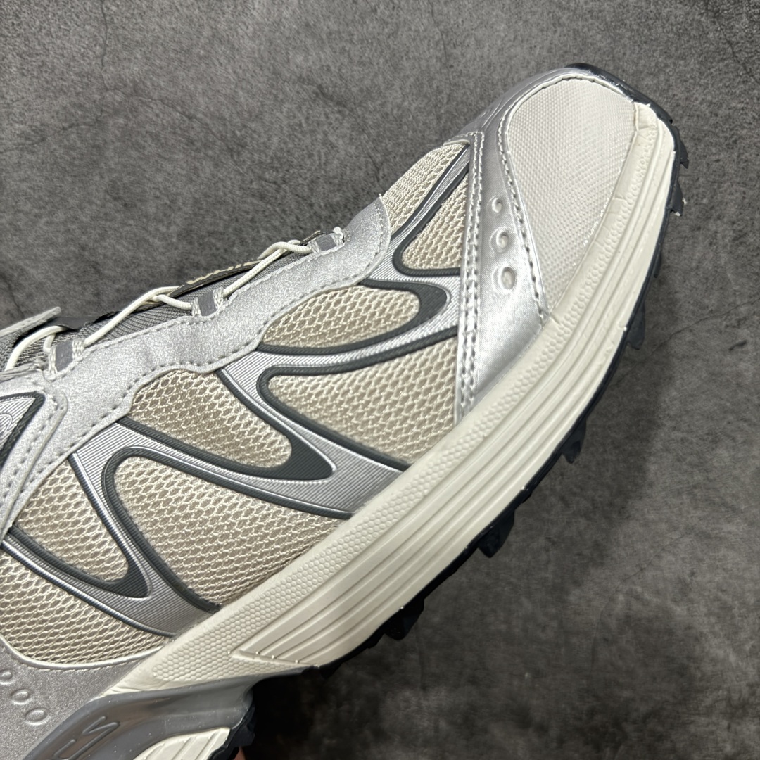 图片[6]-【巅峰版】Salomon 萨洛蒙XT-Whisper 户外 休闲 运动鞋 跑鞋 478014 原版购入开发 做货 Salomon 对 XT-WHISPER 鞋面设计进行了升级，以多种鞋面材质，构造了丰富的鞋面层次，为鞋款增添摩登现代感。鞋款独特的波浪形 Sensifit系统设计勾勒出鞋身的流动感线条，并结合标志性的Quicklace™ 快速系带系统，保障全鞋舒适包裹感。结合 Contagrip® 大底，在保留鞋款功能性的同时多维度诠释城市户外型格 配送专柜精美包装🛍📦 面料 ： 原版定制进口网面+牛皮 内里 ： 原版进口透气网里 鞋底 ： 原版开模防滑橡胶材质 底厚 ：3.5CM 尺码： 36-45-选品中心