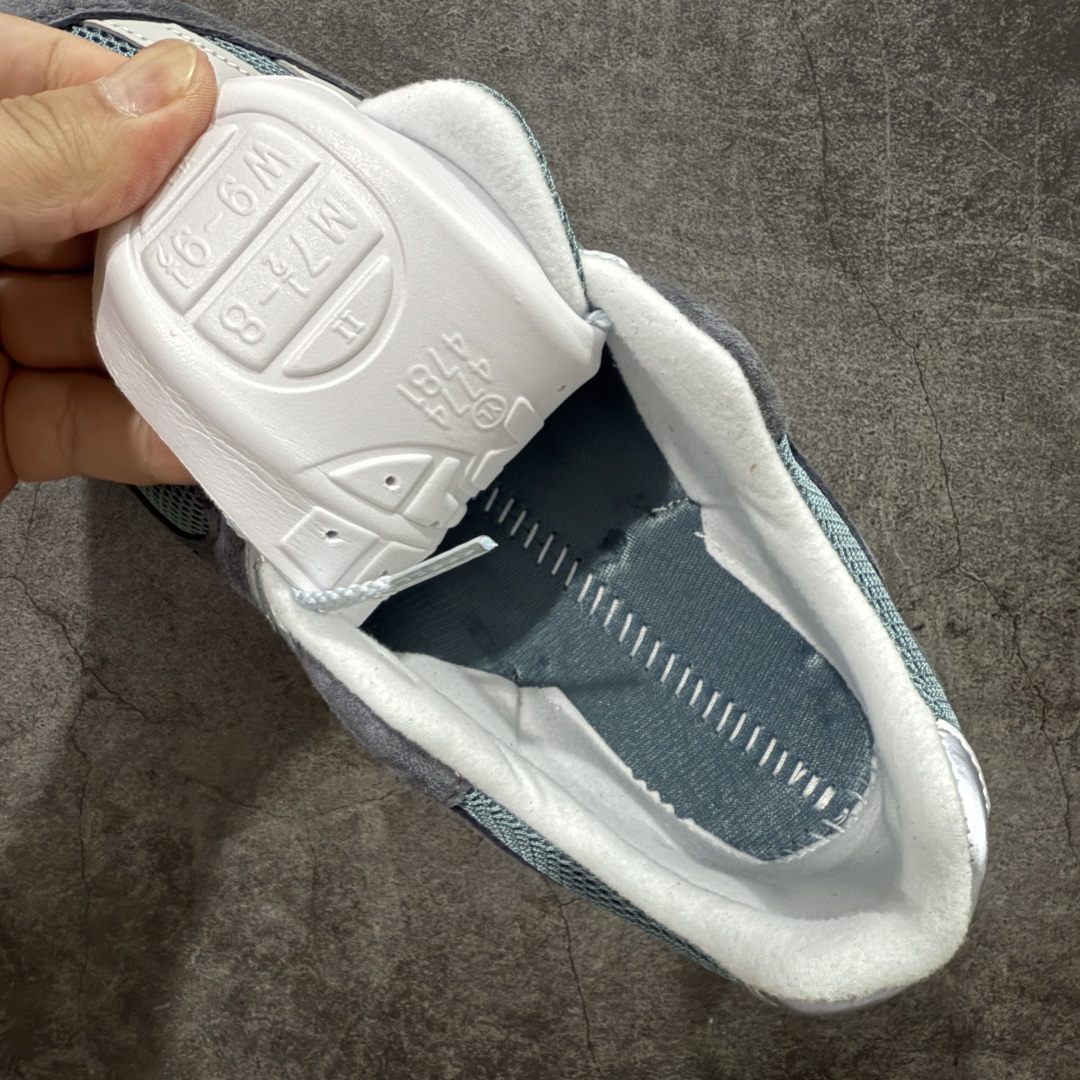 图片[7]-【总裁版】Kith x New Balance NB991V2 第一代总统复古慢跑鞋 海军蓝 U991KH2 正确3M反光细节 原楦原纸版开发 正确6层组合底模精密开发 后跟透明TPU水晶装饰条稳固 沿用了引以为傲的跑鞋手工技艺 采用猪皮绒面并包裹局部透气网面的鞋身设计 菱网鞋舌上刻有New Balance USA 鞋面依旧身着经典的大热之灰 彰显了其高端的品质身份 尺码：36 37 37.5 38 38.5 39 40 40.5 41.5 42 42.5 43 44 45 46.5-选品中心