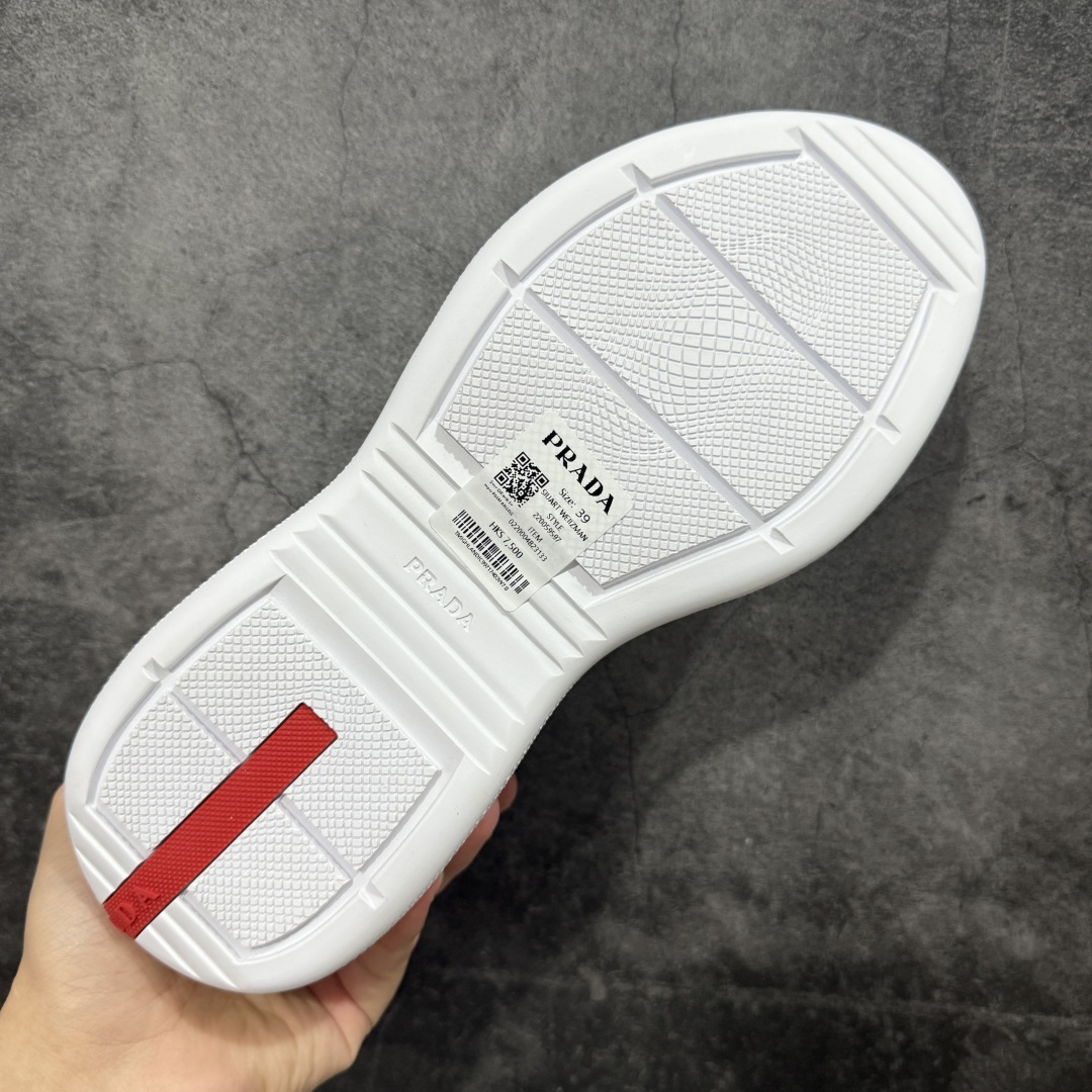 图片[9]-【广东纯原版本】PRADA普拉达 America\’s Cup 休闲运动鞋 男款 黑白 高端原单品质 全码出货 鞋面：漆面小牛皮·高丝光帆布布匹·鞋舌车缝品牌logo -内里：品牌帆布，垫脚; 水染牛皮 -大底：TPR.橡胶：双色成型大底 -超高品控·做工精细：凸显(高端·贵气·档次) -尺码：38-46-选品中心