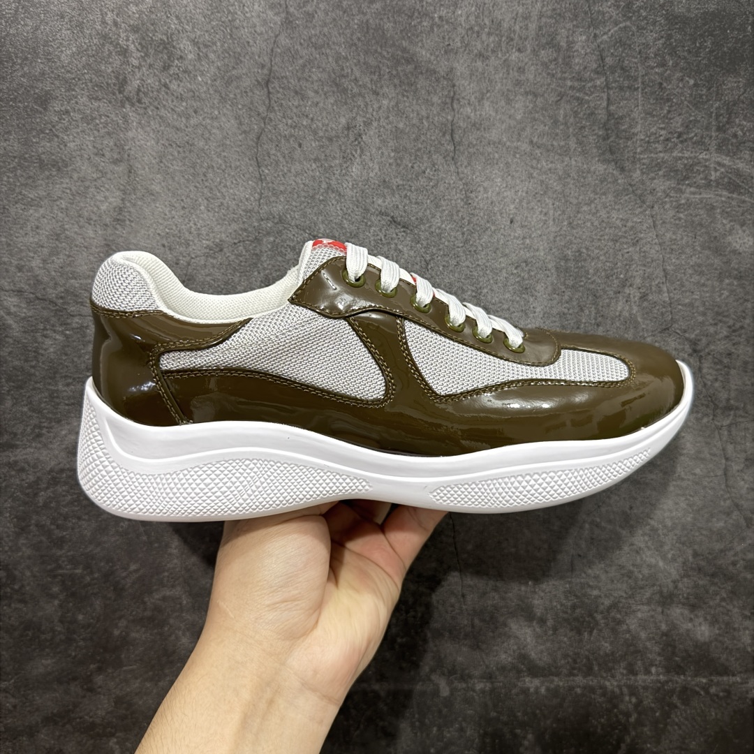 【广东纯原版本】PRADA普拉达 America\’s Cup 休闲运动鞋 男款 黑白 高端原单品质 全码出货 鞋面:漆面小牛皮·高丝光帆布布匹·鞋舌车缝品牌logo -内里:品牌帆布,垫脚; 水染牛皮 -大底:TPR.橡胶:双色成型大底 -超高品控·做工精细:凸显(高端·贵气·档次) -尺码:38-46-选品中心