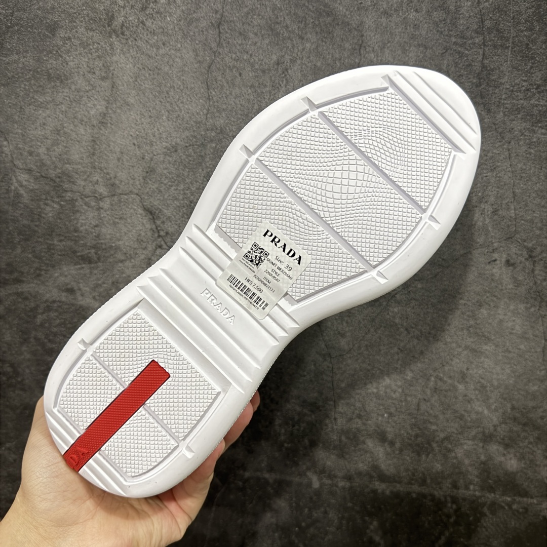 图片[9]-【广东纯原版本】PRADA普拉达 America\’s Cup 休闲运动鞋 男款 黑白 高端原单品质 全码出货 鞋面：漆面小牛皮·高丝光帆布布匹·鞋舌车缝品牌logo -内里：品牌帆布，垫脚; 水染牛皮 -大底：TPR.橡胶：双色成型大底 -超高品控·做工精细：凸显(高端·贵气·档次) -尺码：38-46-选品中心
