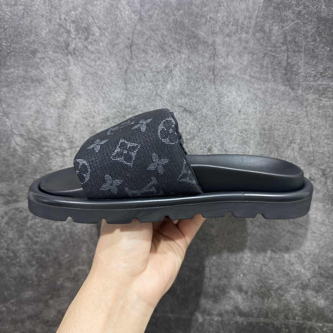 图片[2]-【纯原礼盒版】LOUIS VUITTON 路易威登2024 𝐬𝐬💛春夏最新爆款魔术贴系列 情侣款厚底拖鞋 代购级别稀品上新💫 鞋面：LV进口5D打印花布，牛皮内里 大底：原版开模大底 原版全套礼盒包装 尺码： 35-45 底高4.5cm-选品中心