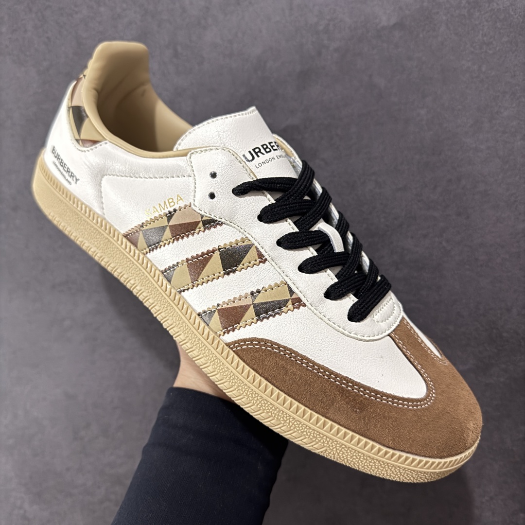 图片[3]-【定制版】adidas originals Samba OG x BURBERRY 棕白 桑巴舞系列复古经典轻便板鞋 此款以简约大方的造型设计 给人以随性休闲的时尚格调 穿着舒适轻便，运动灵活自如 满足日常个性穿搭 货号：GJ75806 尺码：36 36.5 37 38 38.5 39 40 40.5 41 42 42.5 43 44 44.5 45-选品中心