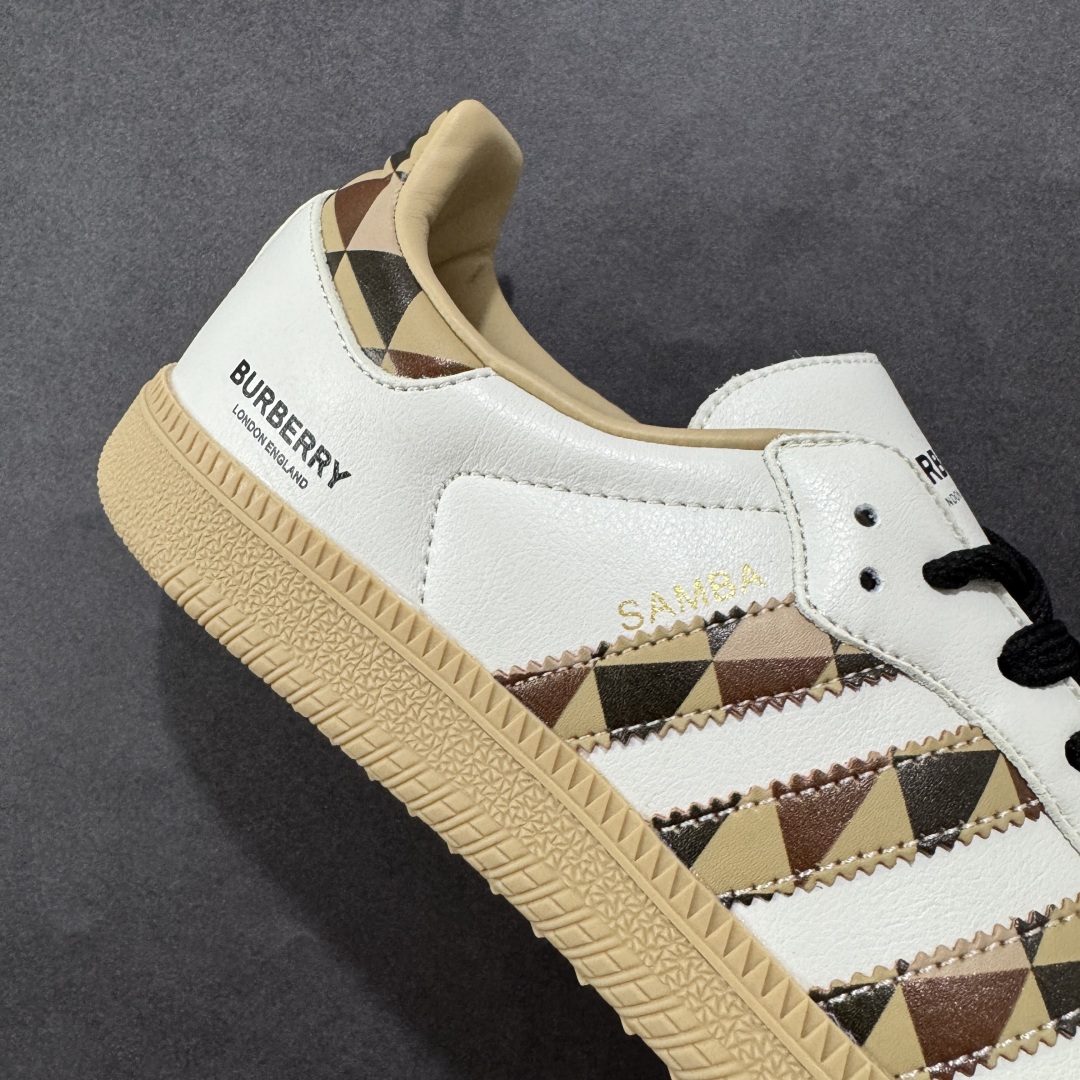 图片[6]-【定制版】adidas originals Samba OG x BURBERRY 棕白 桑巴舞系列复古经典轻便板鞋 此款以简约大方的造型设计 给人以随性休闲的时尚格调 穿着舒适轻便，运动灵活自如 满足日常个性穿搭 货号：GJ75806 尺码：36 36.5 37 38 38.5 39 40 40.5 41 42 42.5 43 44 44.5 45-选品中心