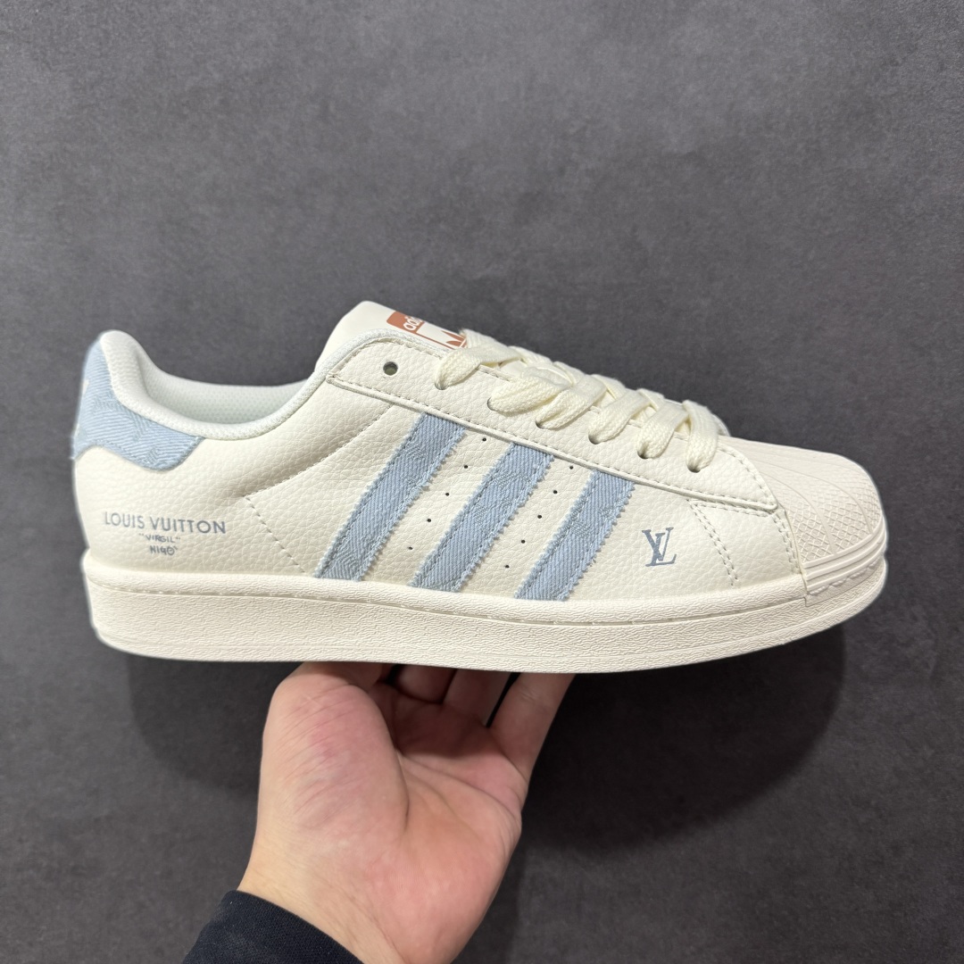 【定制版】AD Originals Superstar x Louis Vuitton 白蓝 采用全新头层拼接皮革材质 后跟采用特色3D立体印字 渠道正品订单 诠释市场最高工艺水平 全鞋进口头层皮料打造 区别市面普通真标版本,进出专柜无压力 货号:SD6821 尺码:36-45-选品中心