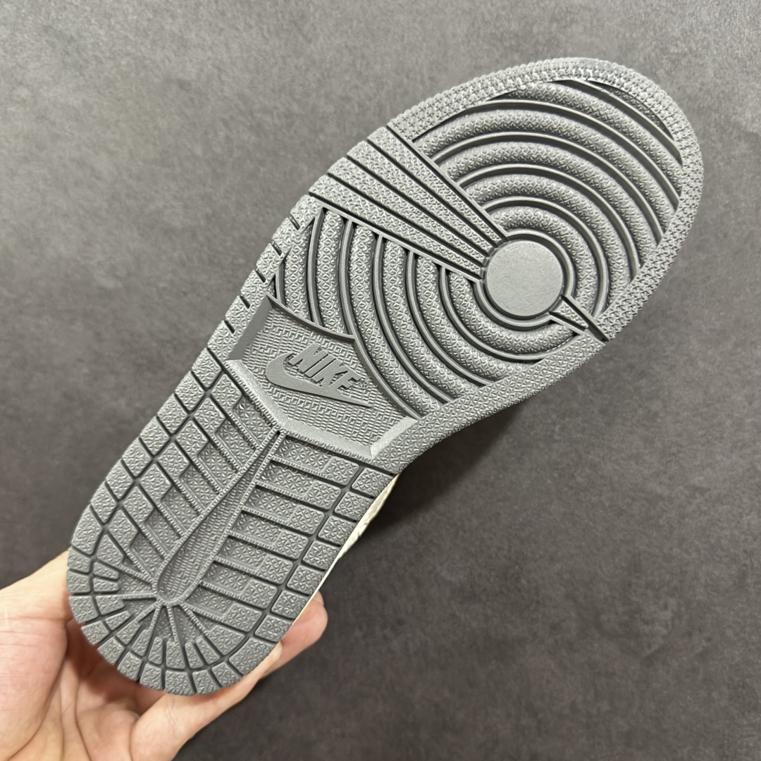 图片[9]-【定制版】Gucci x Air Jordan 1 Low 定制配色 古驰联名 乔1 AJ1经典倒钩低帮休闲百搭板鞋 XB1979-005  公司级版本 定制鞋盒 大厂流水作业生产 超高清洁度 皮料切割干净无任何毛边 细节完美   尺码：36 36.5 37.5 38 38.5 39 40 40.5 41 42 42.5 43 44 44.5 45-选品中心