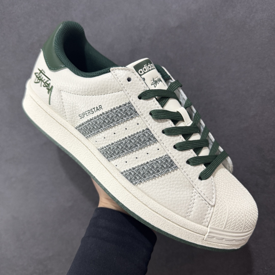 图片[3]-【定制版】AD Originals Superstar x Stussy 白绿 采用全新头层拼接皮革材质 后跟采用特色3D立体印字 渠道正品订单 诠释市场最高工艺水平 全鞋进口头层皮料打造 区别市面普通真标版本，进出专柜无压力 货号：AD8017 尺码：36-45-选品中心