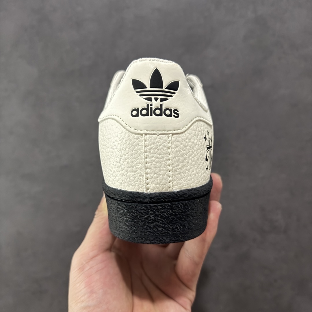 图片[4]-【定制版】AD Originals Superstar 黑白十字架 采用全新头层拼接皮革材质 后跟采用特色3D立体印字 渠道正品订单 诠释市场最高工艺水平 全鞋进口头层皮料打造 区别市面普通真标版本，进出专柜无压力 货号：DS0025 尺码：36-45-选品中心