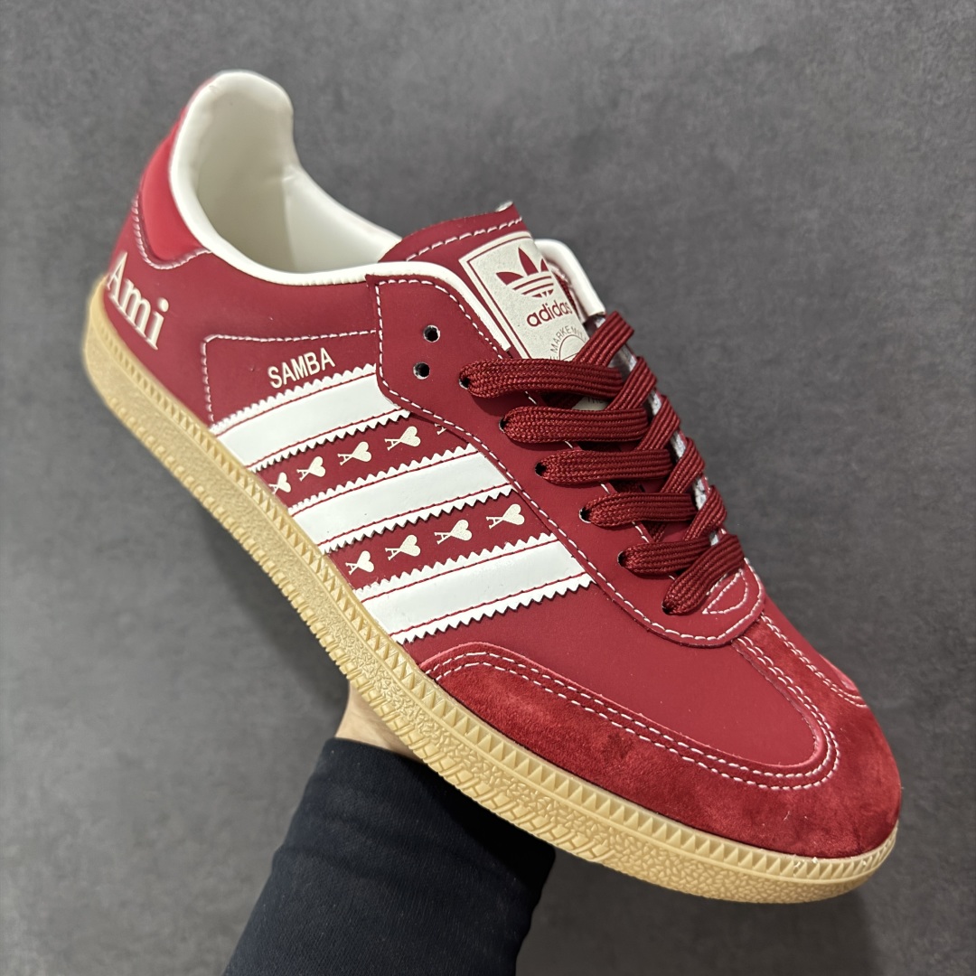 图片[3]-【定制版】adidas originals Samba OG x AMI 红白 桑巴舞系列复古经典轻便板鞋 此款以简约大方的造型设计 给人以随性休闲的时尚格调 穿着舒适轻便，运动灵活自如 满足日常个性穿搭 货号：XR0006 尺码：36 36.5 37 38 38.5 39 40 40.5 41 42 42.5 43 44 44.5 45-选品中心
