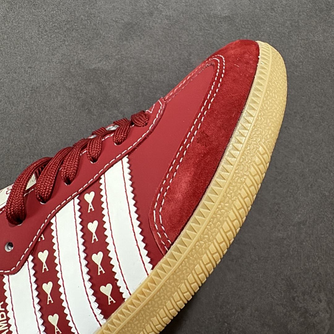 图片[5]-【定制版】adidas originals Samba OG x AMI 红白 桑巴舞系列复古经典轻便板鞋 此款以简约大方的造型设计 给人以随性休闲的时尚格调 穿着舒适轻便，运动灵活自如 满足日常个性穿搭 货号：XR0006 尺码：36 36.5 37 38 38.5 39 40 40.5 41 42 42.5 43 44 44.5 45-选品中心