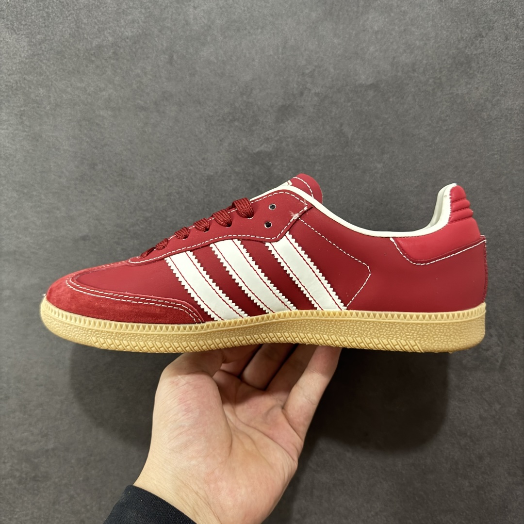 图片[2]-【定制版】adidas originals Samba OG x AMI 红白 桑巴舞系列复古经典轻便板鞋 此款以简约大方的造型设计 给人以随性休闲的时尚格调 穿着舒适轻便，运动灵活自如 满足日常个性穿搭 货号：XR0006 尺码：36 36.5 37 38 38.5 39 40 40.5 41 42 42.5 43 44 44.5 45-选品中心