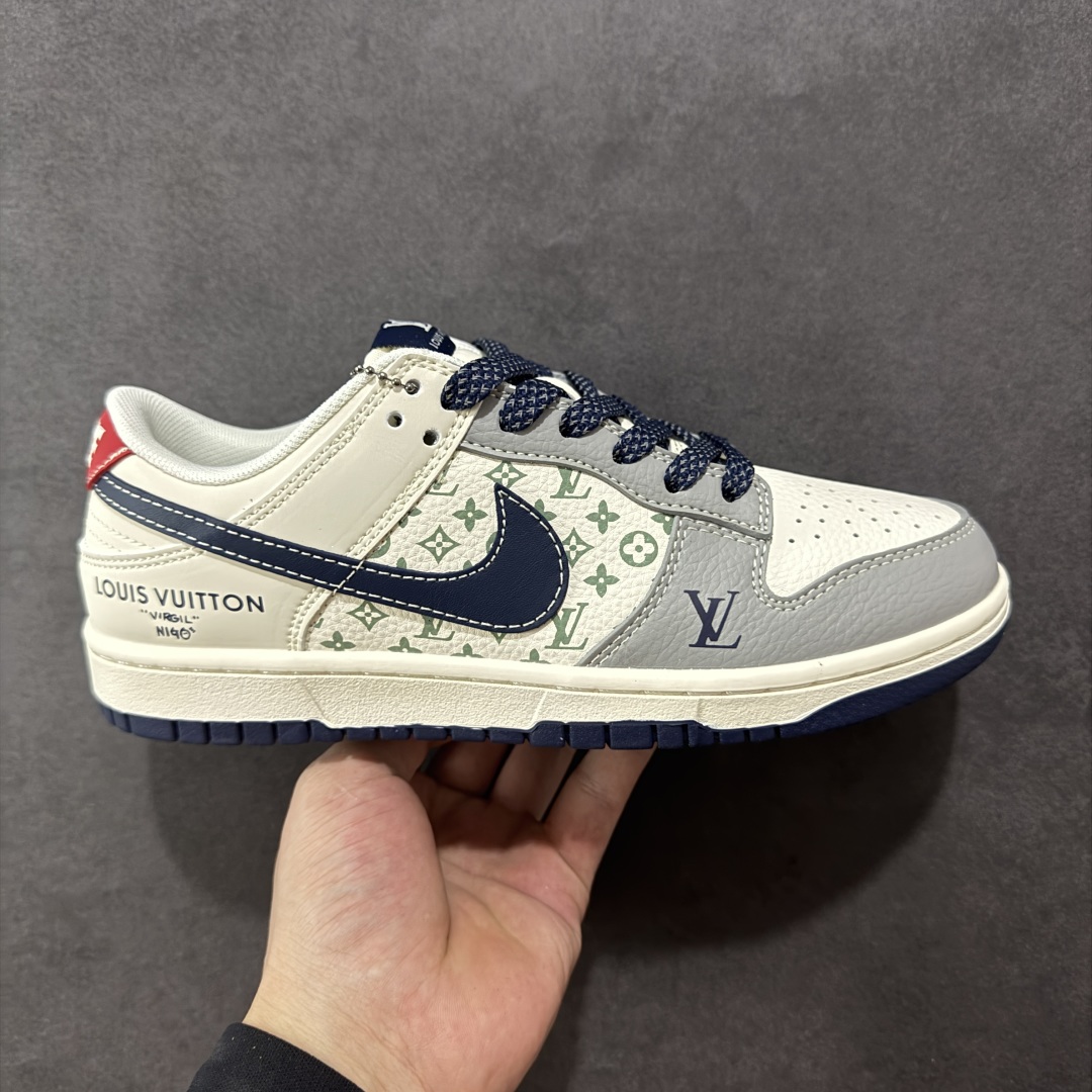 【定制版】Nike SB Dunk Low LV联名 深蓝底印花 周年高端定制 低帮休闲板鞋 XX3168-161  定制鞋盒 大厂纯原品质出货 超高清洁度 皮料切割干净无任何毛边 细节完美   尺码:36 36.5 37.5 38 38.5 39 40 40.5 41 42 42.5 43 44 44.5 45-选品中心