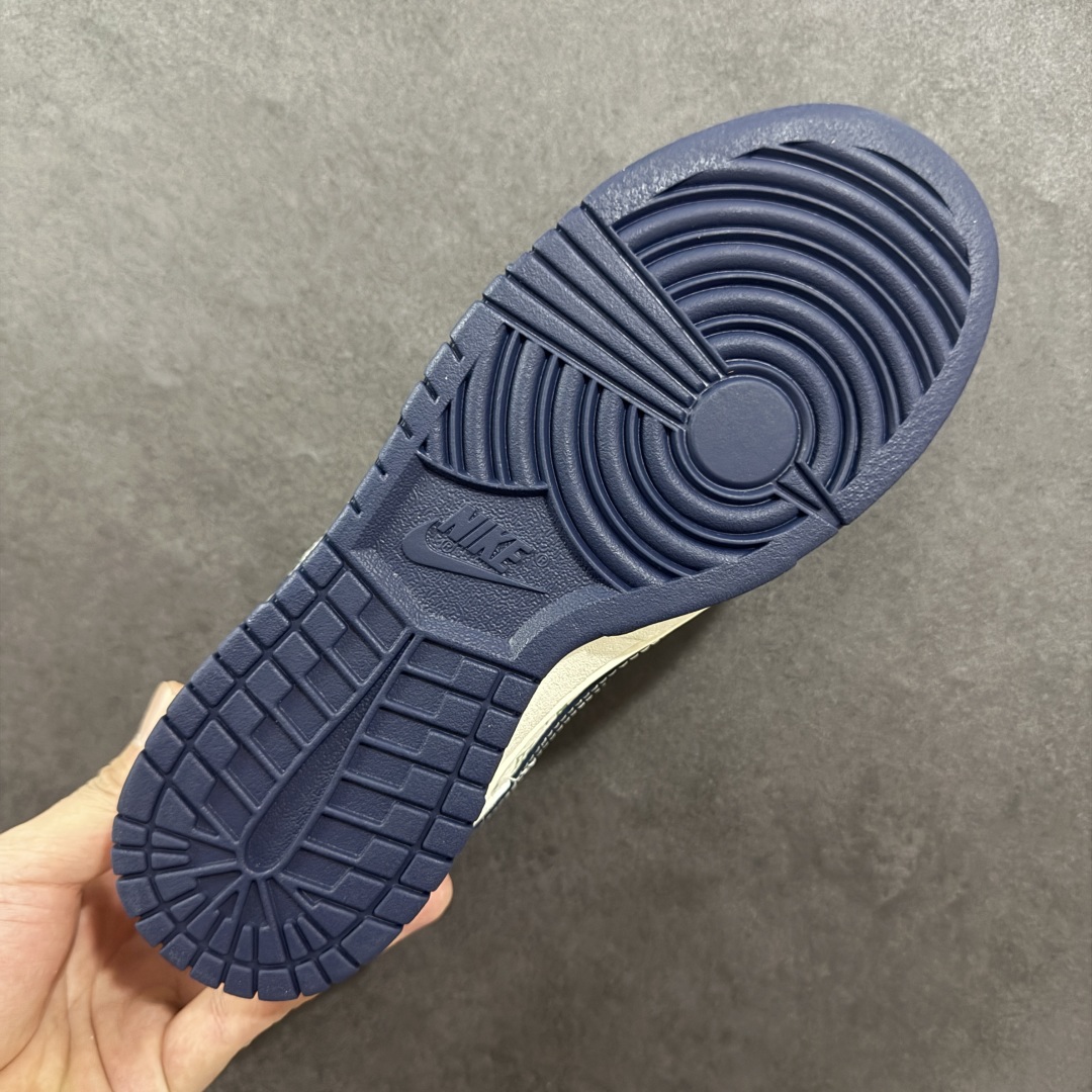 图片[9]-【定制版】Nike SB Dunk Low LV联名 深蓝底印花 周年高端定制 低帮休闲板鞋 XX3168-161  定制鞋盒 大厂纯原品质出货 超高清洁度 皮料切割干净无任何毛边 细节完美   尺码：36 36.5 37.5 38 38.5 39 40 40.5 41 42 42.5 43 44 44.5 45-选品中心