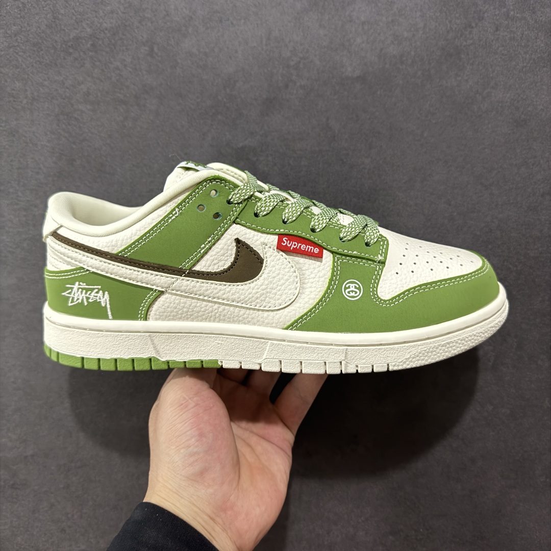 【定制版】Nike SB Dunk Low 白棕双勾斯图西 周年高端定制 低帮休闲板鞋 LW1818-120  #定制鞋盒 大厂纯原品质出货 超高清洁度 皮料切割干净无任何毛边 细节完美   尺码:36 36.5 37.5 38 38.5 39 40 40.5 41 42 42.5 43 44 44.5 45-选品中心