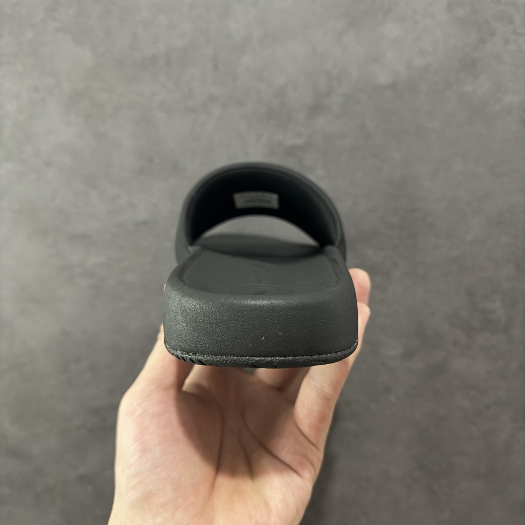 图片[4]-【公司级】Lululemon Rsetfeel Slide 露露乐檬拖鞋实拍上架 立体针织弹力鞋面轻量透气，中底采用Lululemon特别研发的加厚泡棉材料，利用专门的分层解构和泡棉技术实现了缓震和支撑性的平衡。采用TPU后跟支撑，减震设计，缓冲接地力，舒适回弹。 小红书爆款 一鞋难求👊🏻 尺码：36-45-选品中心