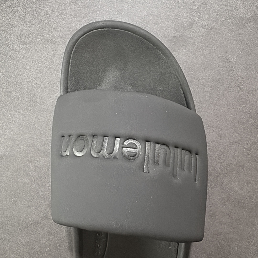 图片[8]-【公司级】Lululemon Rsetfeel Slide 露露乐檬拖鞋实拍上架 立体针织弹力鞋面轻量透气，中底采用Lululemon特别研发的加厚泡棉材料，利用专门的分层解构和泡棉技术实现了缓震和支撑性的平衡。采用TPU后跟支撑，减震设计，缓冲接地力，舒适回弹。 小红书爆款 一鞋难求👊🏻 尺码：36-45-选品中心