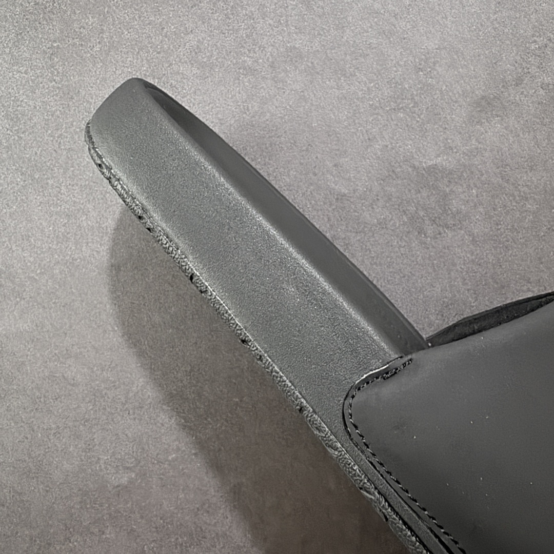图片[6]-【公司级】Lululemon Rsetfeel Slide 露露乐檬拖鞋实拍上架 立体针织弹力鞋面轻量透气，中底采用Lululemon特别研发的加厚泡棉材料，利用专门的分层解构和泡棉技术实现了缓震和支撑性的平衡。采用TPU后跟支撑，减震设计，缓冲接地力，舒适回弹。 小红书爆款 一鞋难求👊🏻 尺码：36-45-选品中心