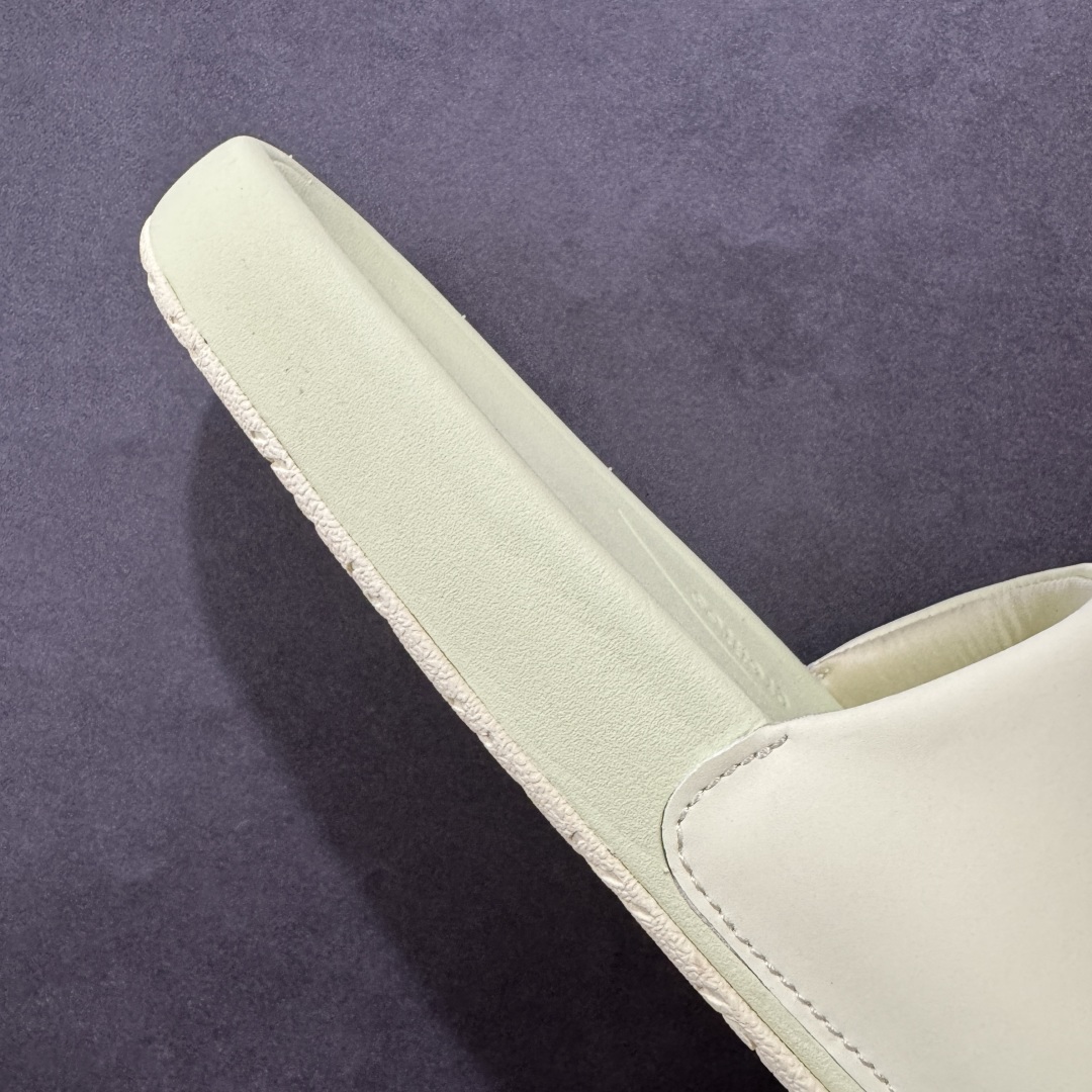 图片[6]-【公司级】Lululemon Rsetfeel Slide 露露乐檬拖鞋实拍上架 立体针织弹力鞋面轻量透气，中底采用Lululemon特别研发的加厚泡棉材料，利用专门的分层解构和泡棉技术实现了缓震和支撑性的平衡。采用TPU后跟支撑，减震设计，缓冲接地力，舒适回弹。 小红书爆款 一鞋难求👊🏻 尺码：36-45-选品中心