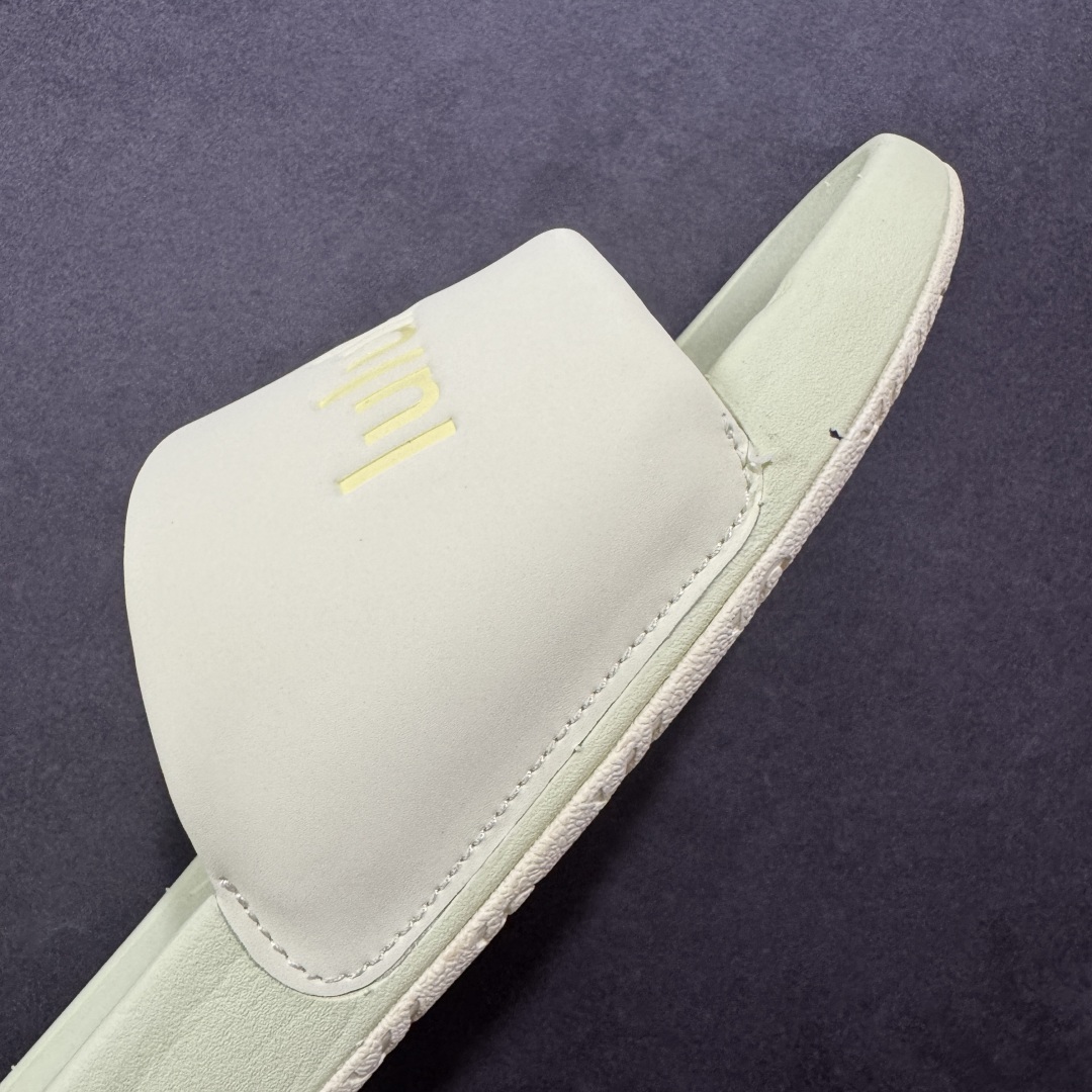 图片[5]-【公司级】Lululemon Rsetfeel Slide 露露乐檬拖鞋实拍上架 立体针织弹力鞋面轻量透气，中底采用Lululemon特别研发的加厚泡棉材料，利用专门的分层解构和泡棉技术实现了缓震和支撑性的平衡。采用TPU后跟支撑，减震设计，缓冲接地力，舒适回弹。 小红书爆款 一鞋难求👊🏻 尺码：36-45-选品中心